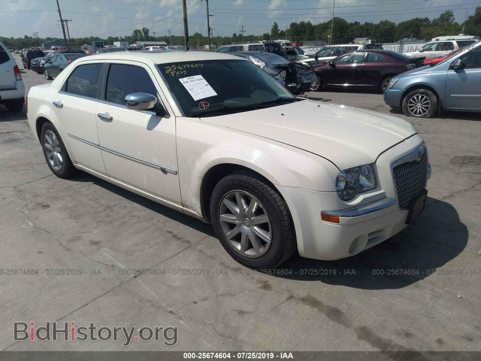 Фотография 2C3CA6CT4AH114801 - CHRYSLER 300C 2010