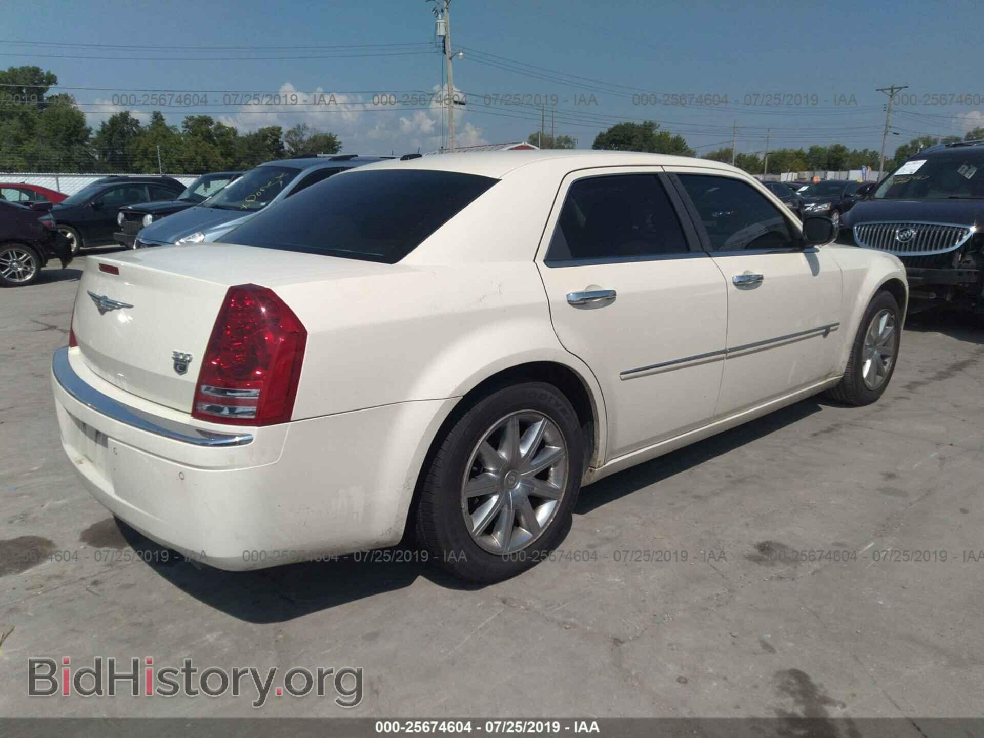 2010 CHRYSLER 300C - VIN: 2C3CA6CT4AH114801 - Фото 4