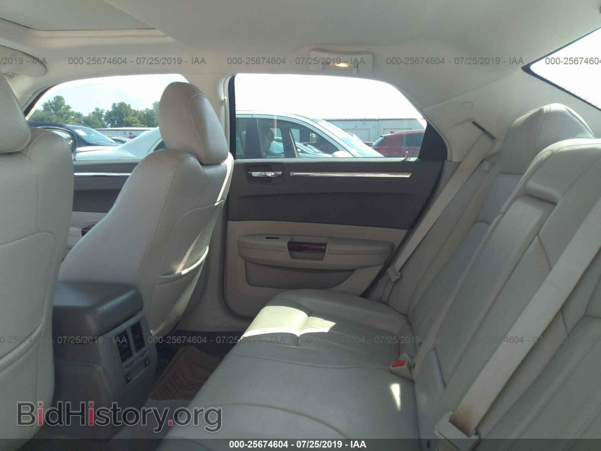 2010 CHRYSLER 300C - VIN: 2C3CA6CT4AH114801 - Фото 8