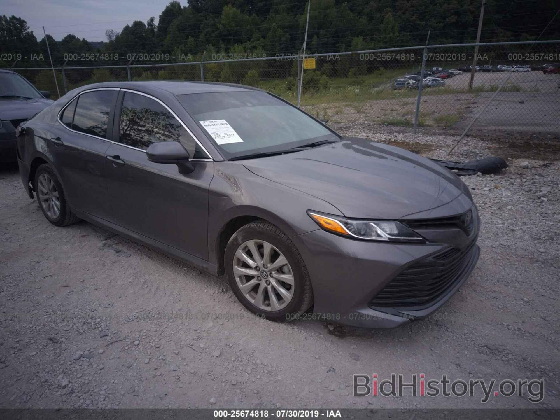 Photo 4T1B11HK9JU509933 - TOYOTA CAMRY 2018