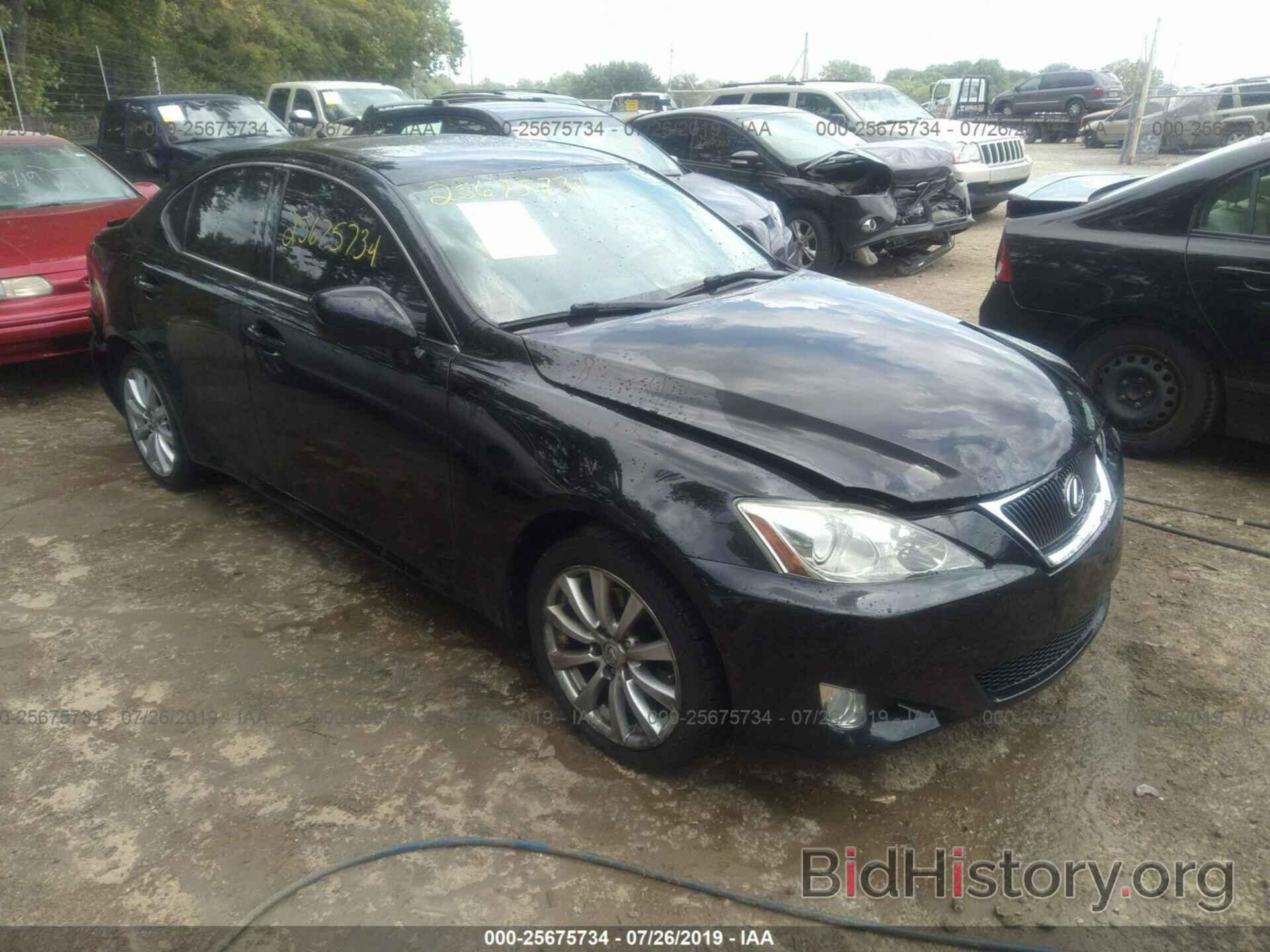 Photo JTHCK262X82024848 - LEXUS IS 2008