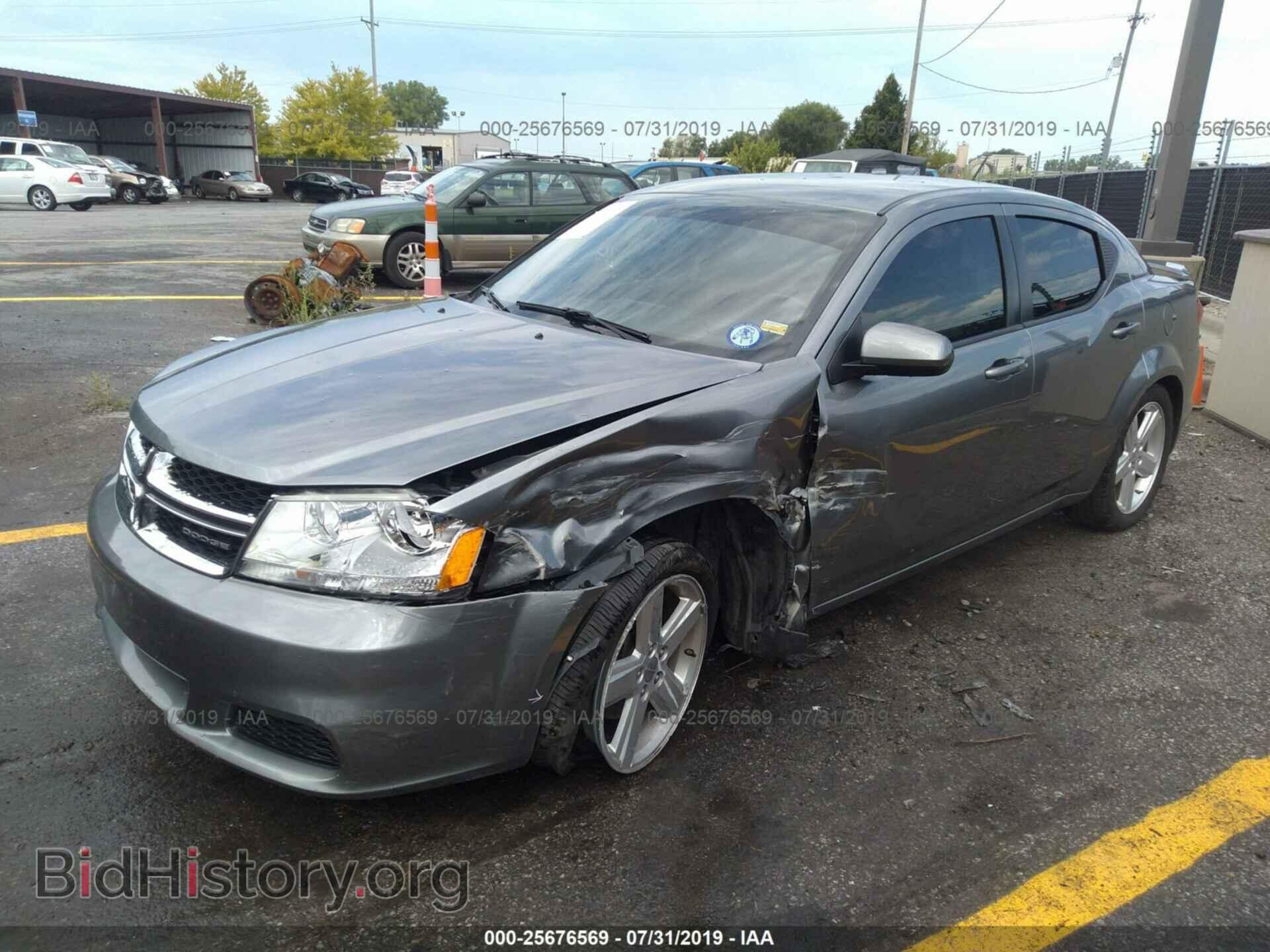 2011 DODGE AVENGER - VIN: 1B3BD1FB1BN577980 - Фото 2