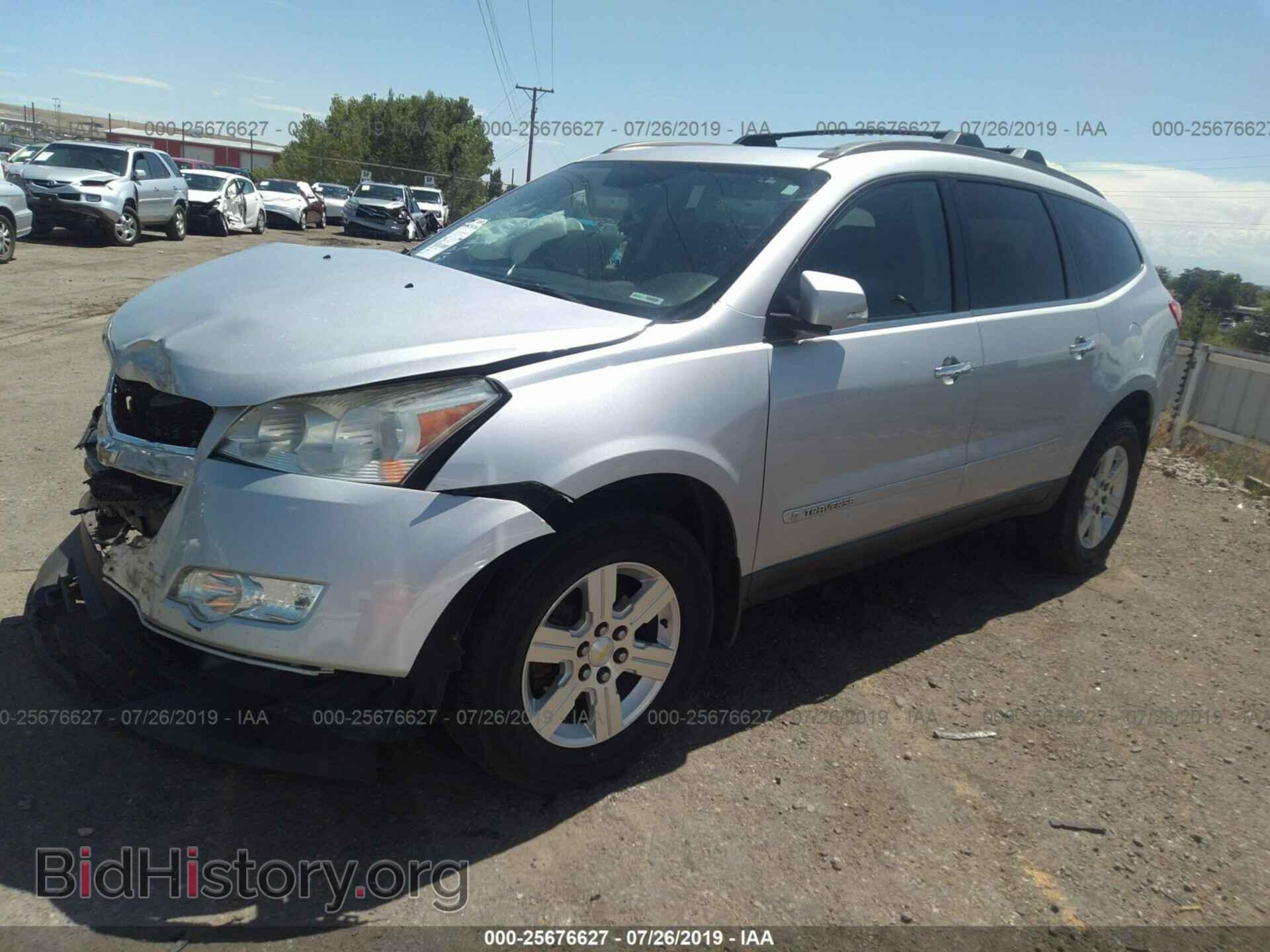2009 CHEVROLET TRAVERSE - VIN: 1GNER23D29S181018 - Фото 2