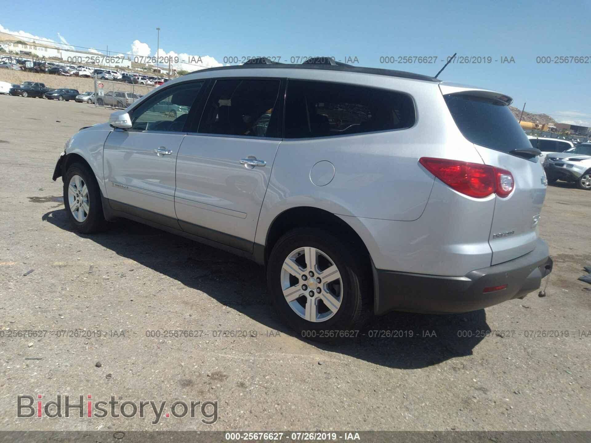 2009 CHEVROLET TRAVERSE - VIN: 1GNER23D29S181018 - Фото 3