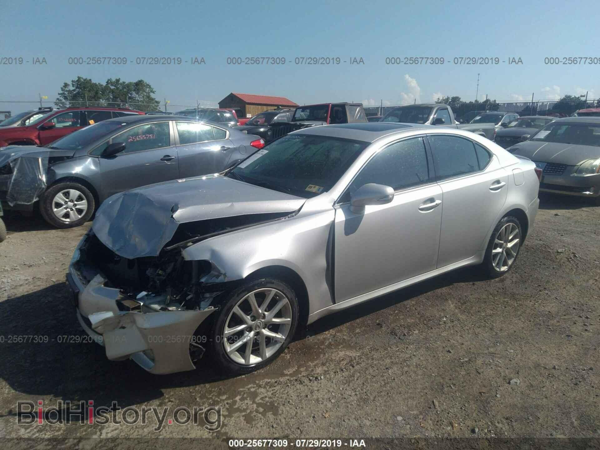 2011 LEXUS IS - VIN: JTHCF5C22B5047332 - Фото 2