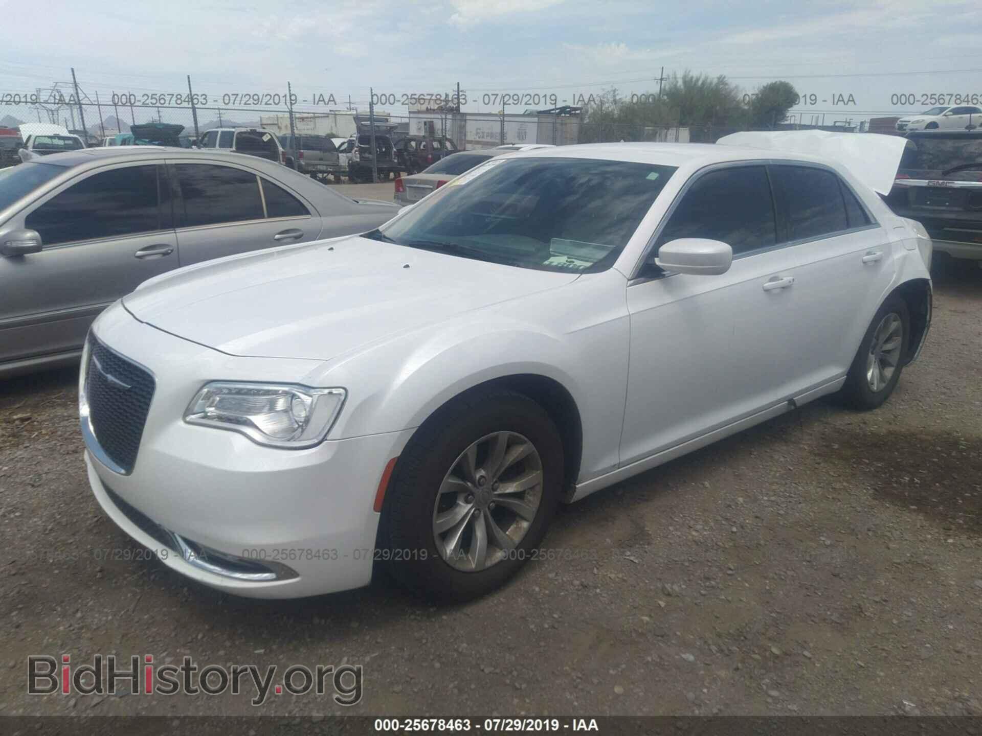 2016 CHRYSLER 300 - VIN: 2C3CCAAG7GH135461 - Фото 2