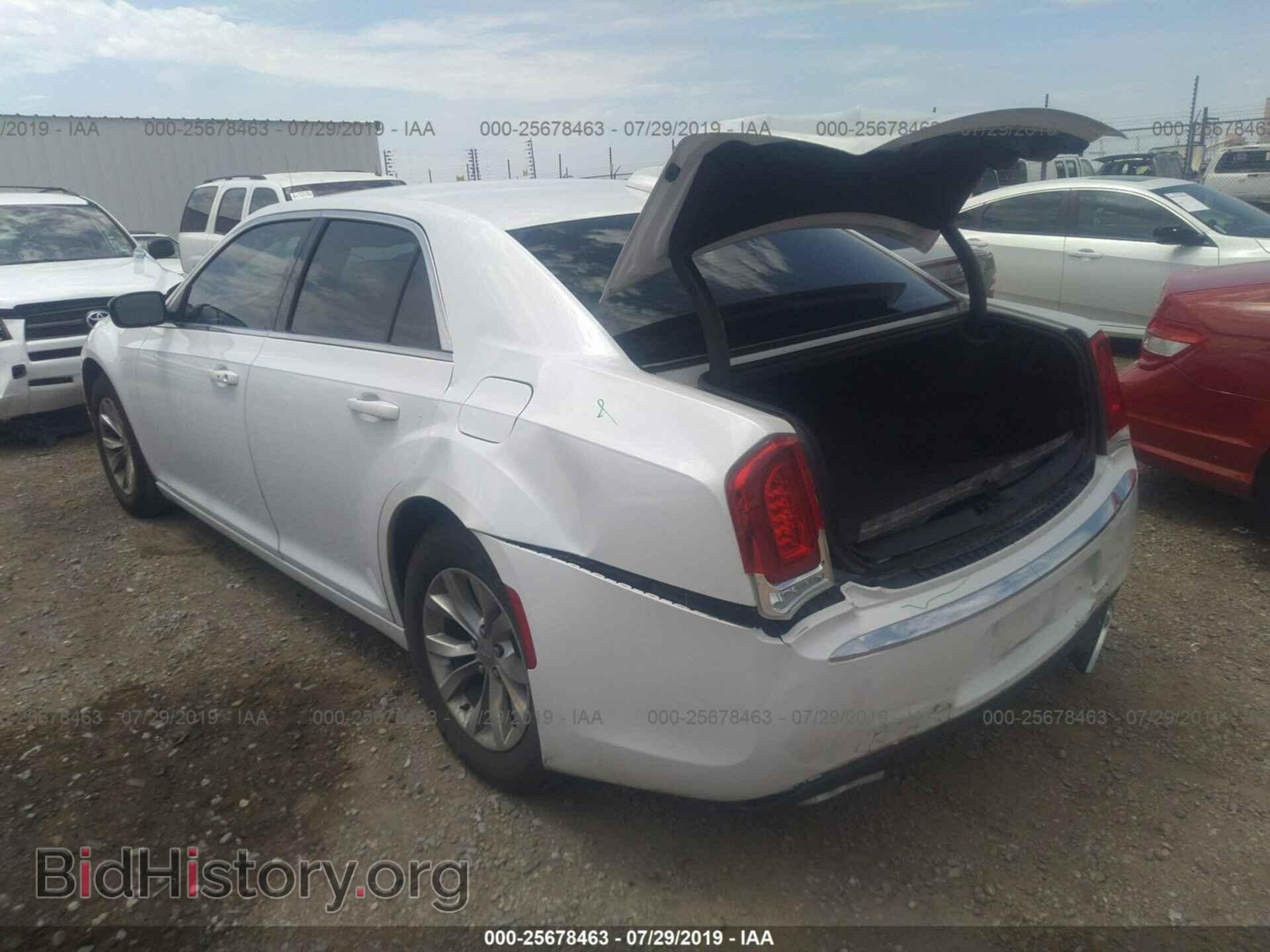 2016 CHRYSLER 300 - VIN: 2C3CCAAG7GH135461 - Фото 3