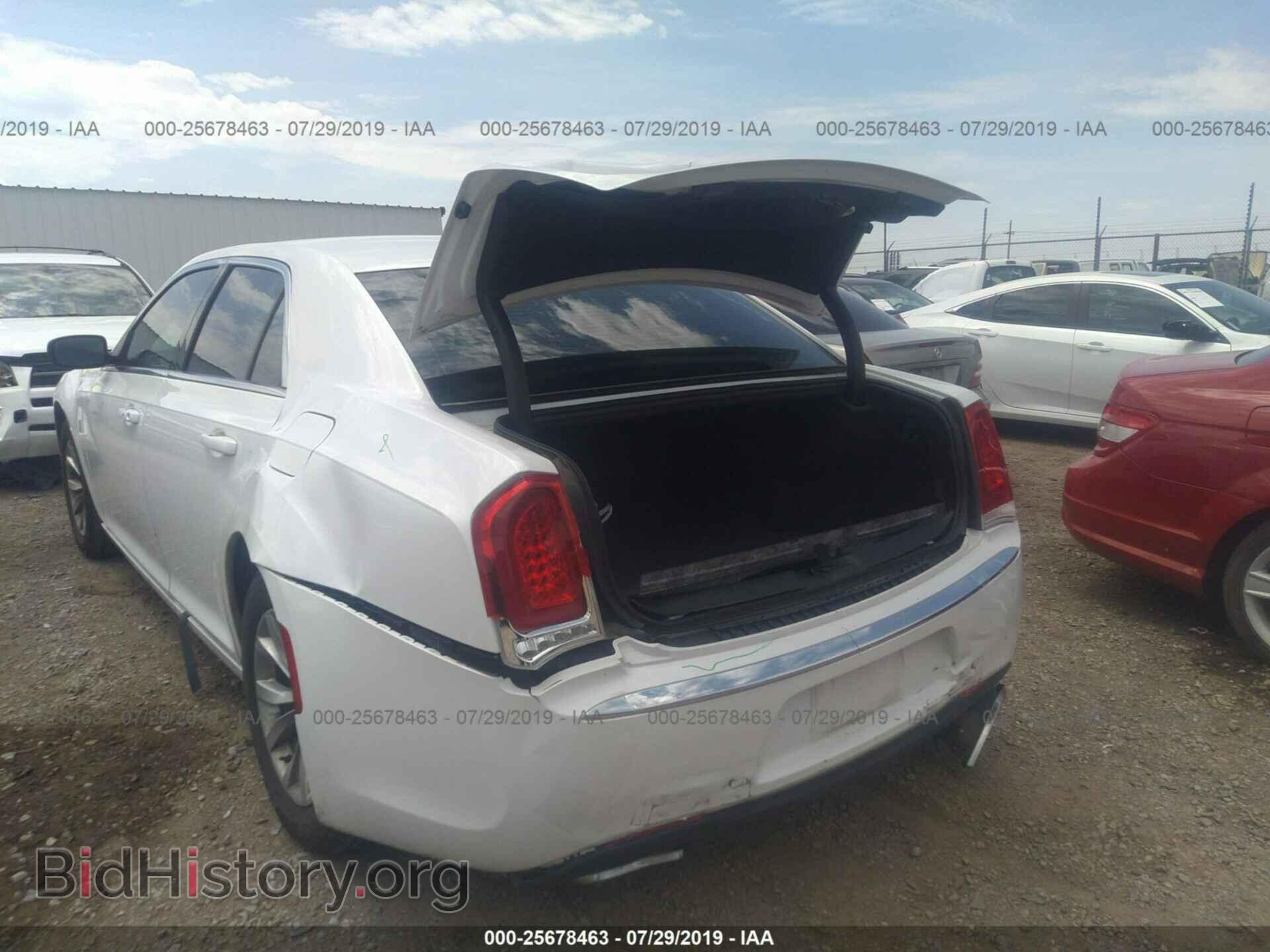2016 CHRYSLER 300 - VIN: 2C3CCAAG7GH135461 - Фото 6