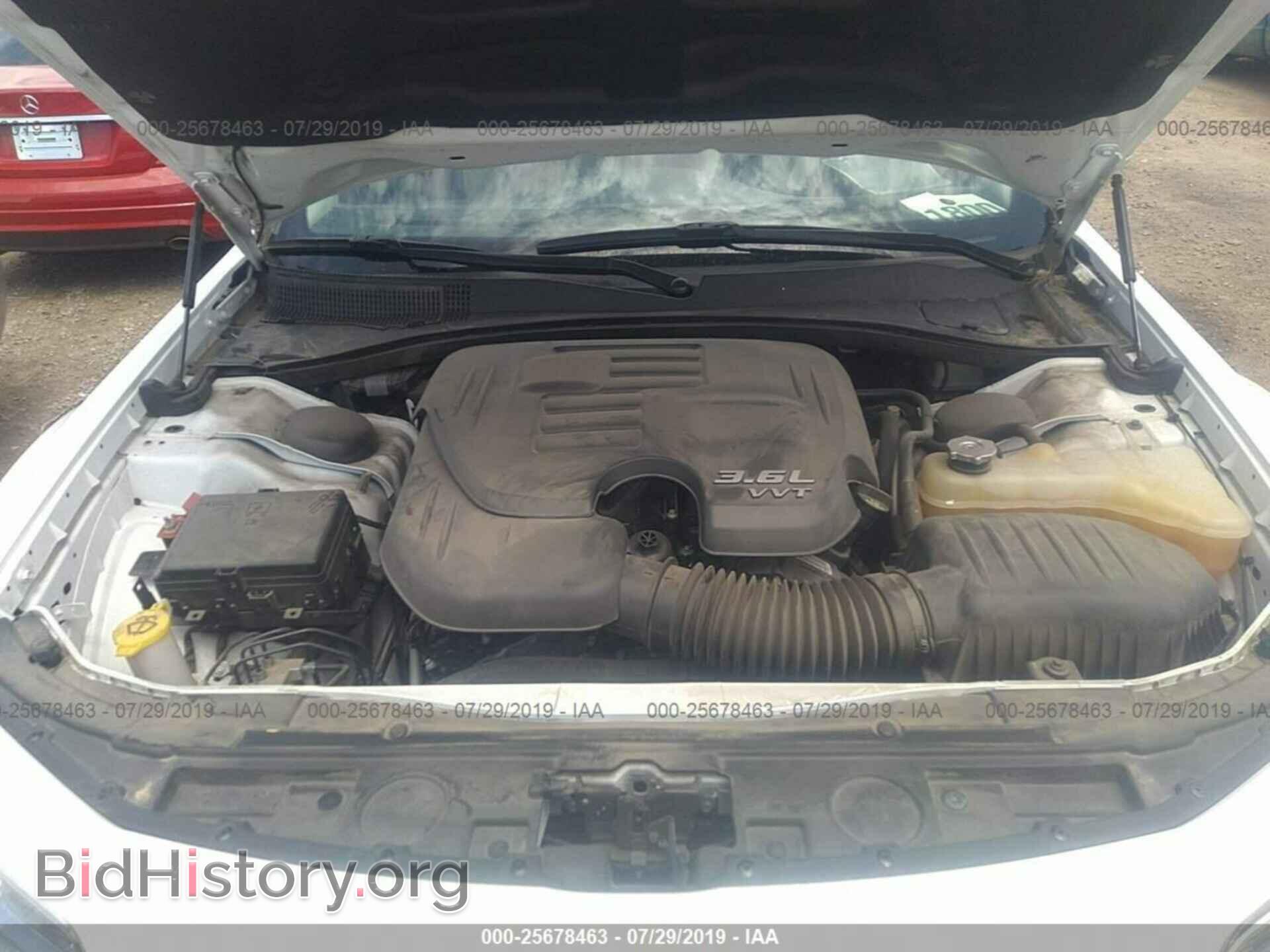 2016 CHRYSLER 300 - VIN: 2C3CCAAG7GH135461 - Фото 10