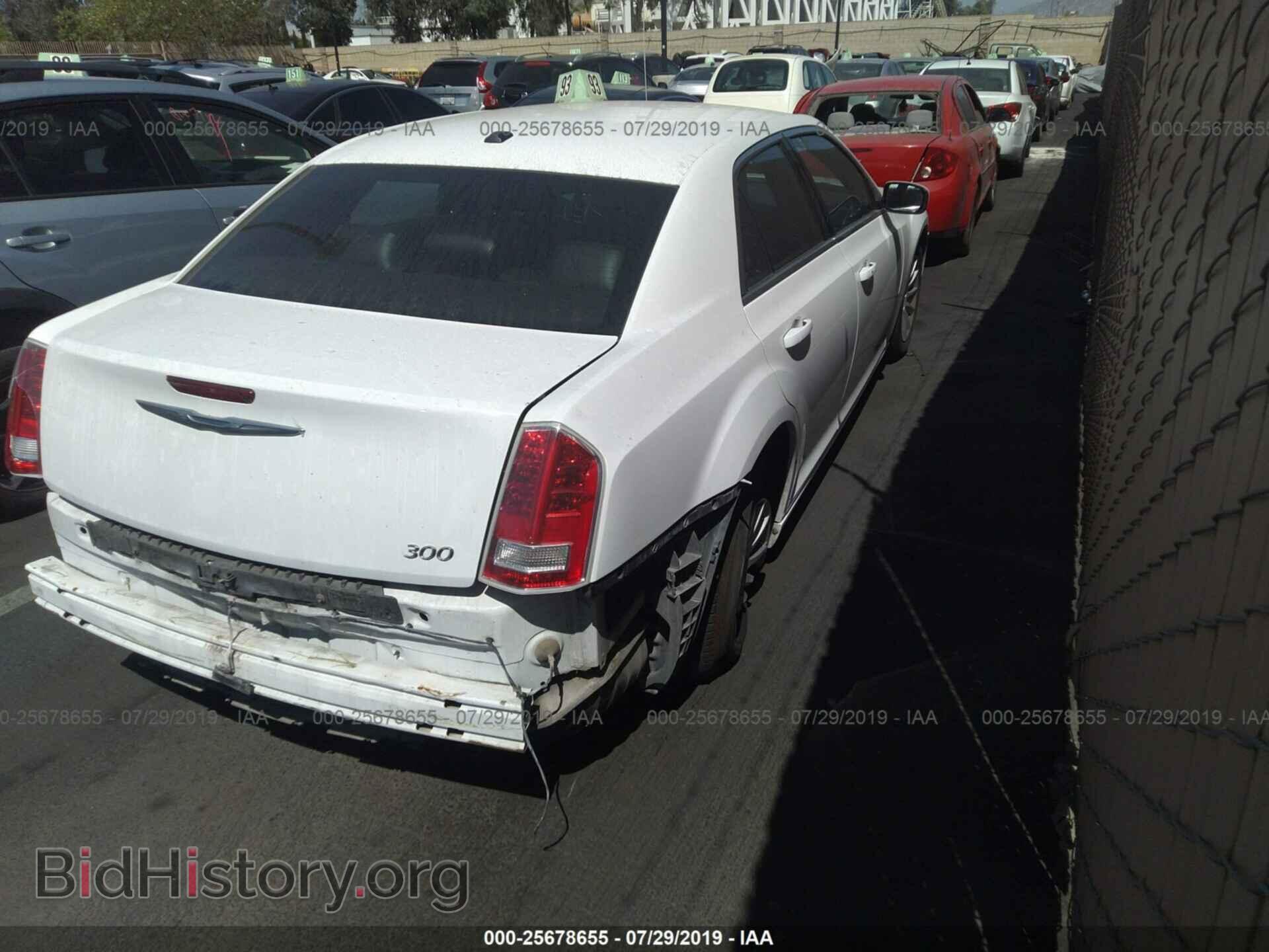 2013 CHRYSLER 300 - VIN: 2C3CCAAG3DH508247 - Фото 4