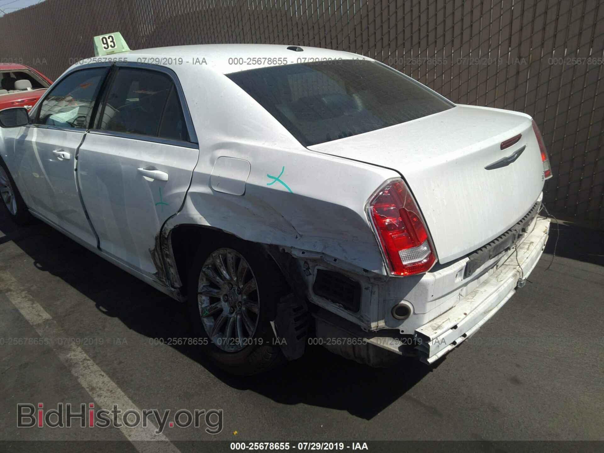 2013 CHRYSLER 300 - VIN: 2C3CCAAG3DH508247 - Фото 6