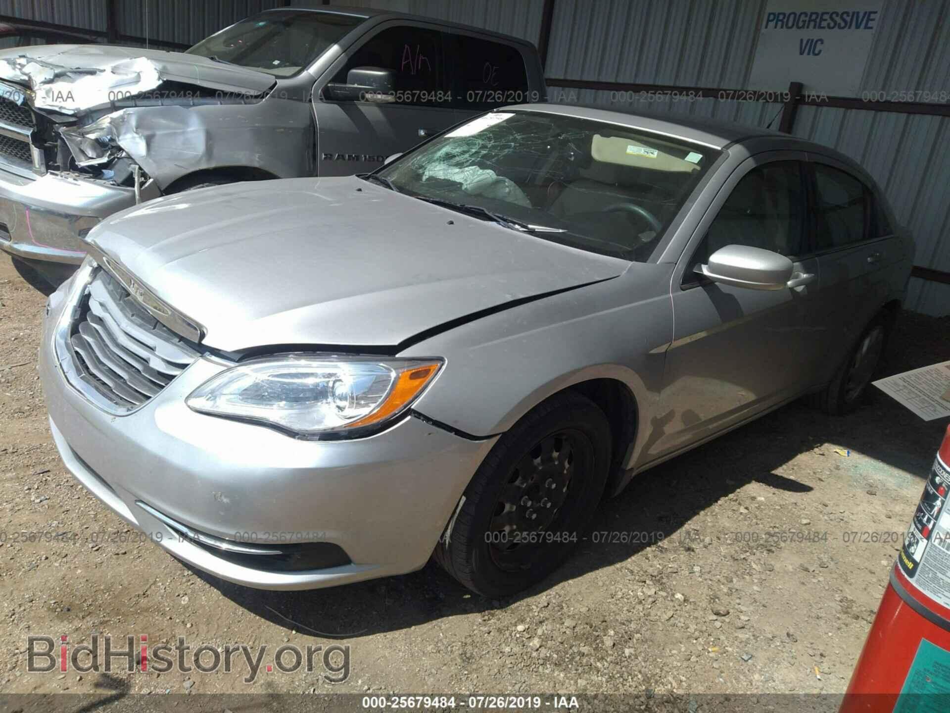 2011 CHRYSLER 200 - VIN: 1C3BC4FGXBN532412 - Фото 2