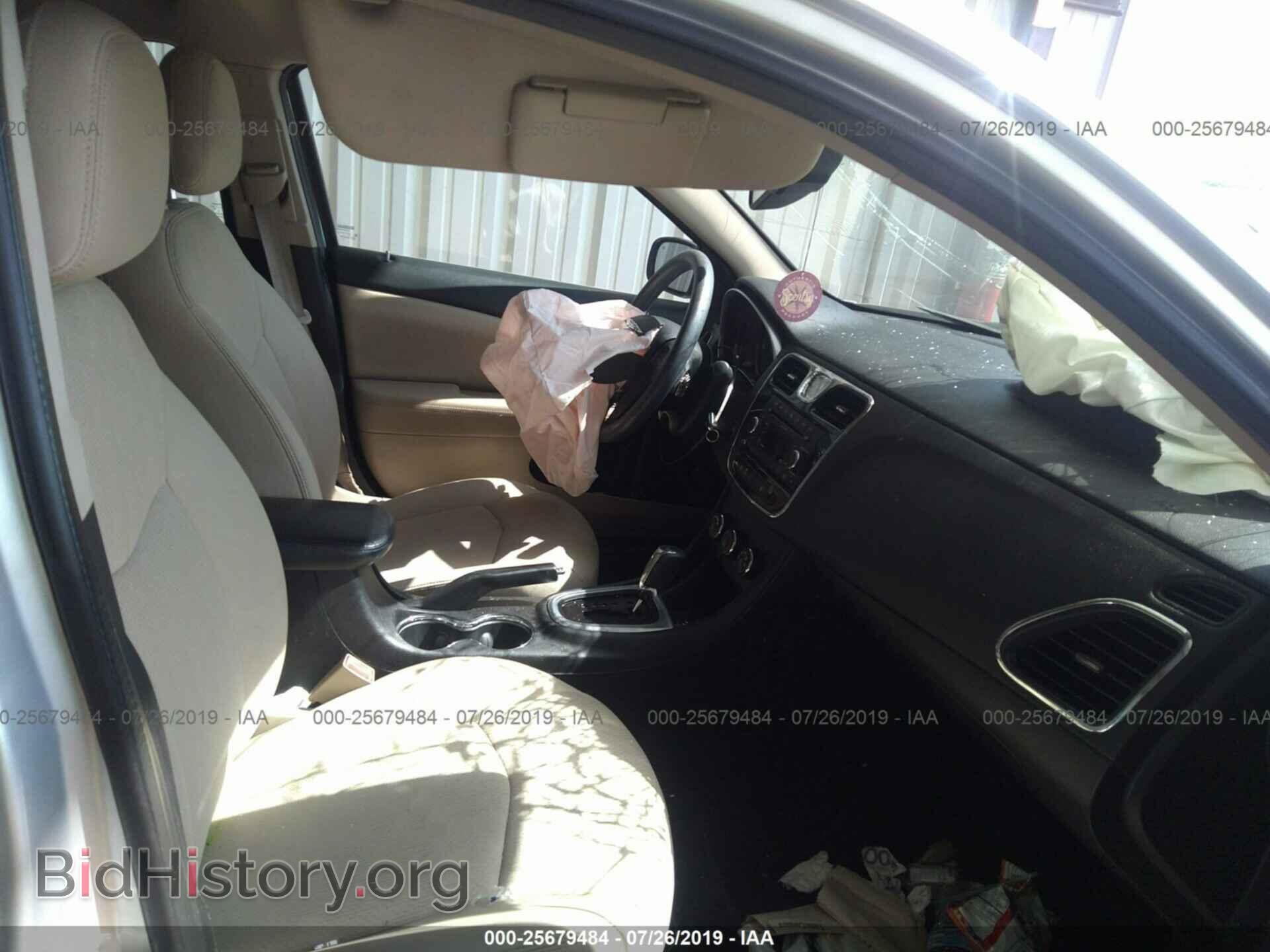 2011 CHRYSLER 200 - VIN: 1C3BC4FGXBN532412 - Фото 5