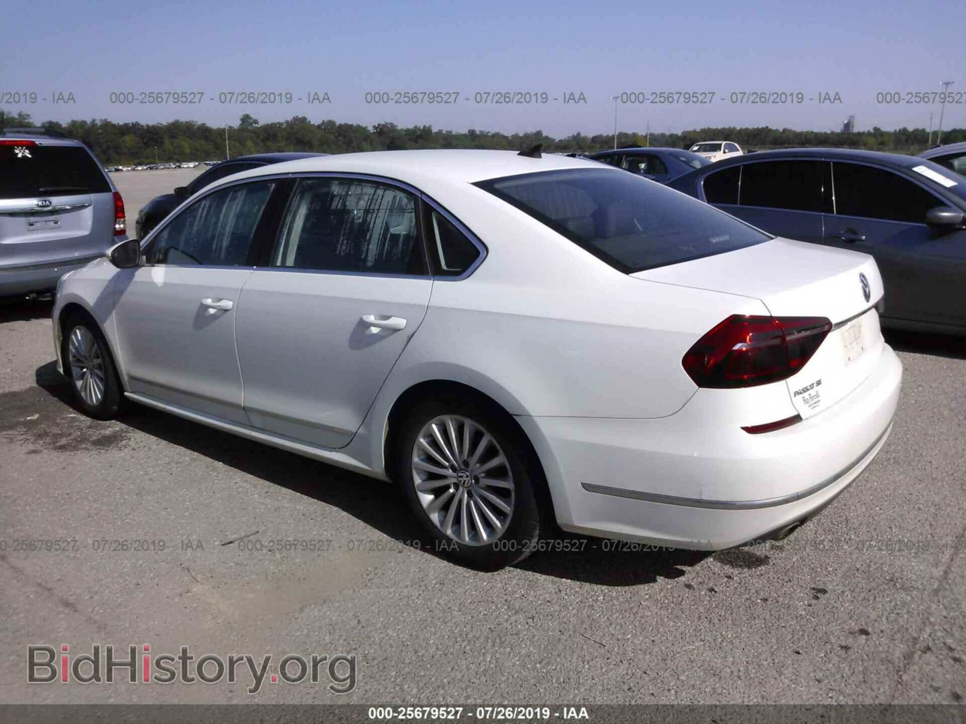 2017 VOLKSWAGEN PASSAT - VIN: 1VWBT7A33HC044180 - Фото 3