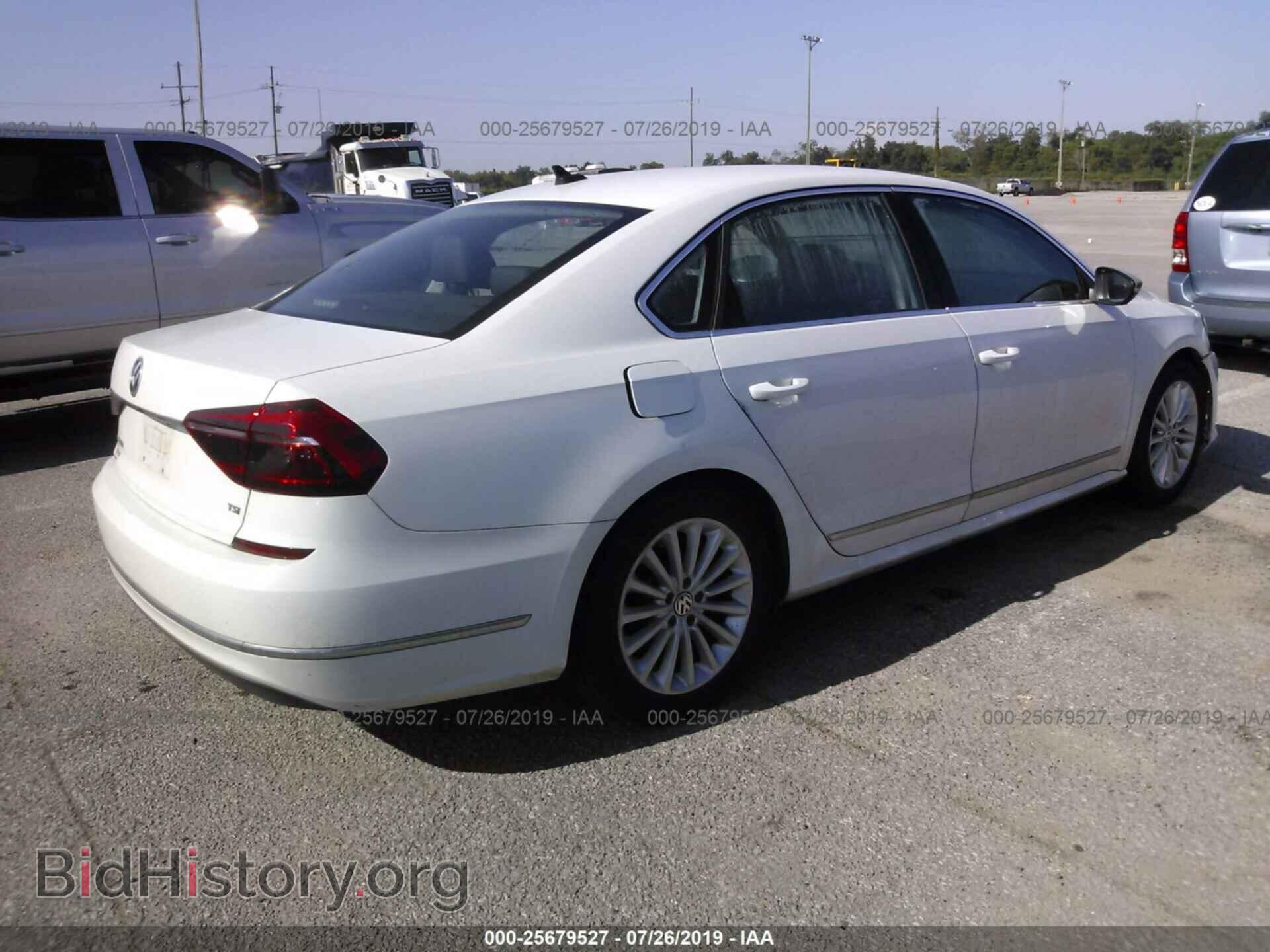 2017 VOLKSWAGEN PASSAT - VIN: 1VWBT7A33HC044180 - Фото 4