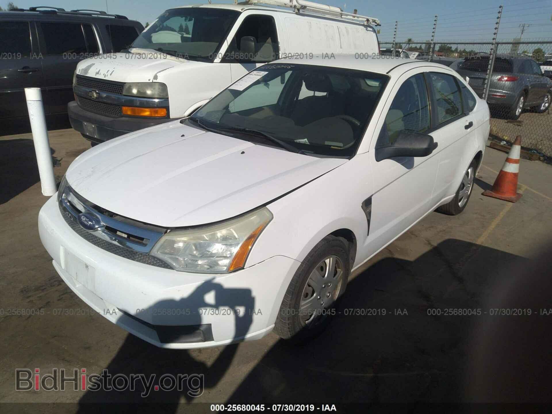 2008 FORD FOCUS - VIN: 1FAHP34N28W102193 - Фото 2