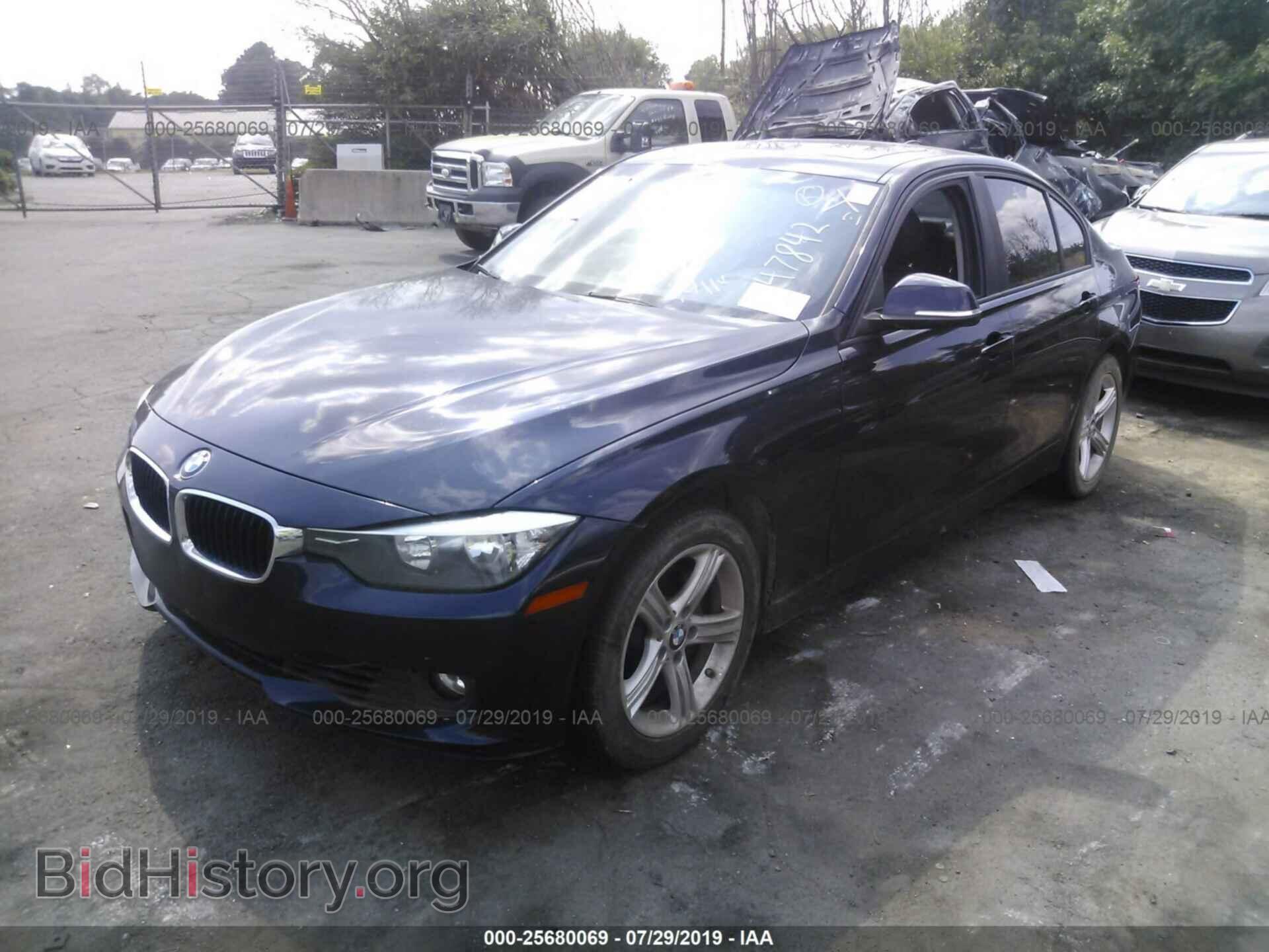 2012 BMW 328 - VIN: WBA3A5C59CF347842 - Фото 2