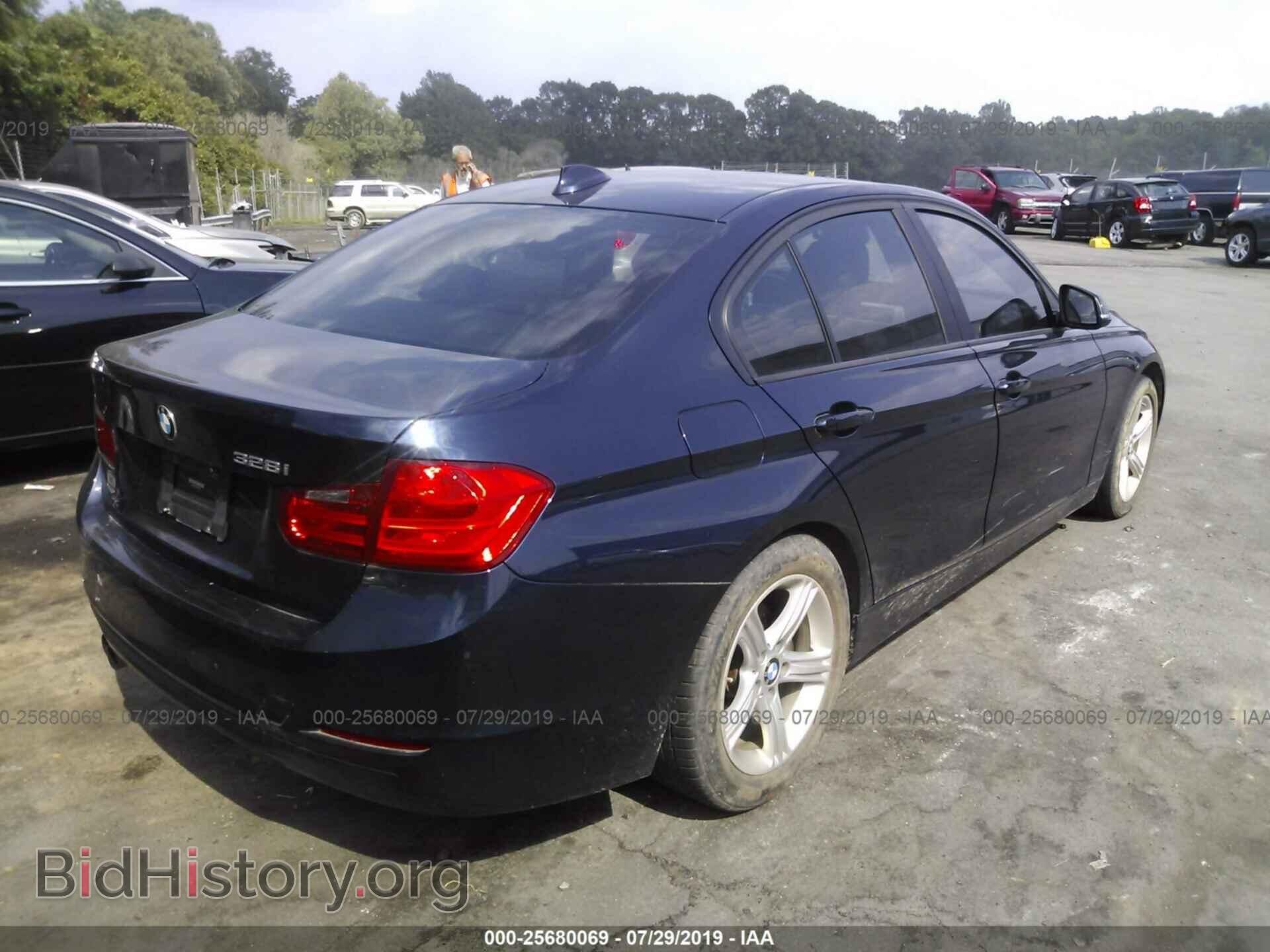 2012 BMW 328 - VIN: WBA3A5C59CF347842 - Фото 4