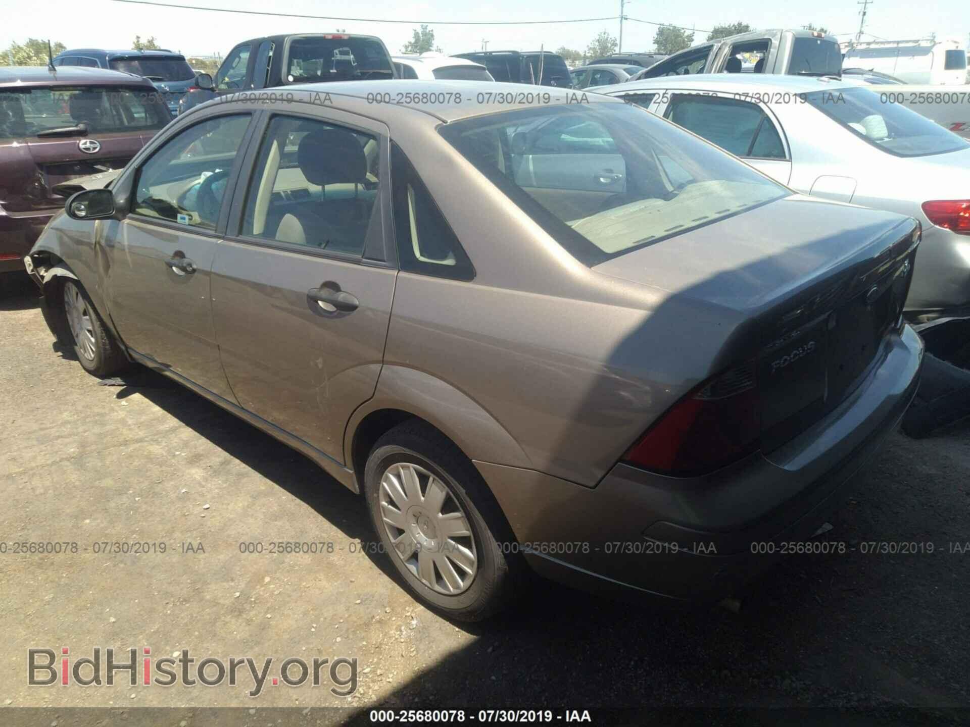 2005 FORD FOCUS - VIN: 1FAHP34N25W188813 - Фото 3