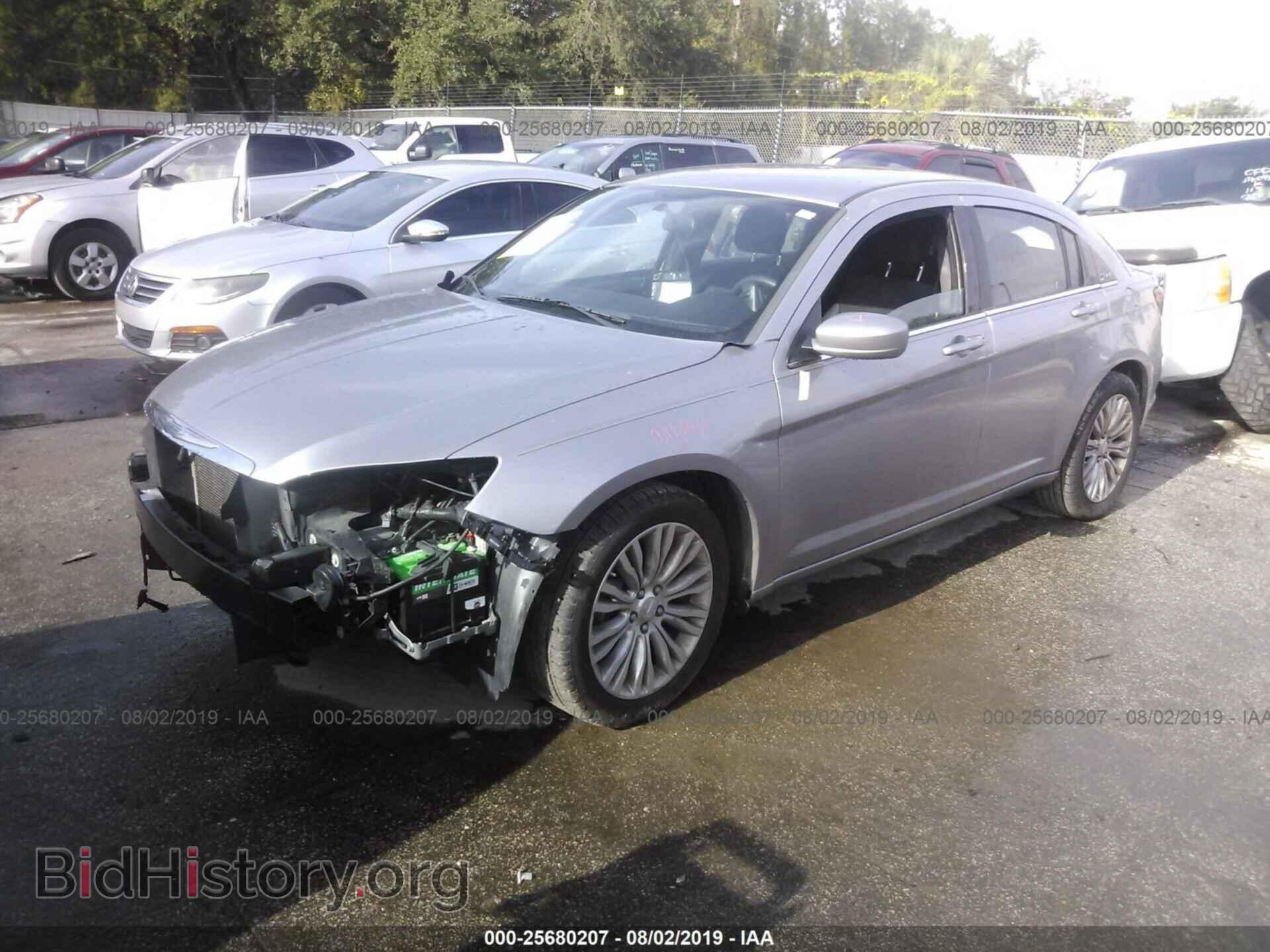 2013 CHRYSLER 200 - VIN: 1C3CCBAB7DN670979 - Photo 2