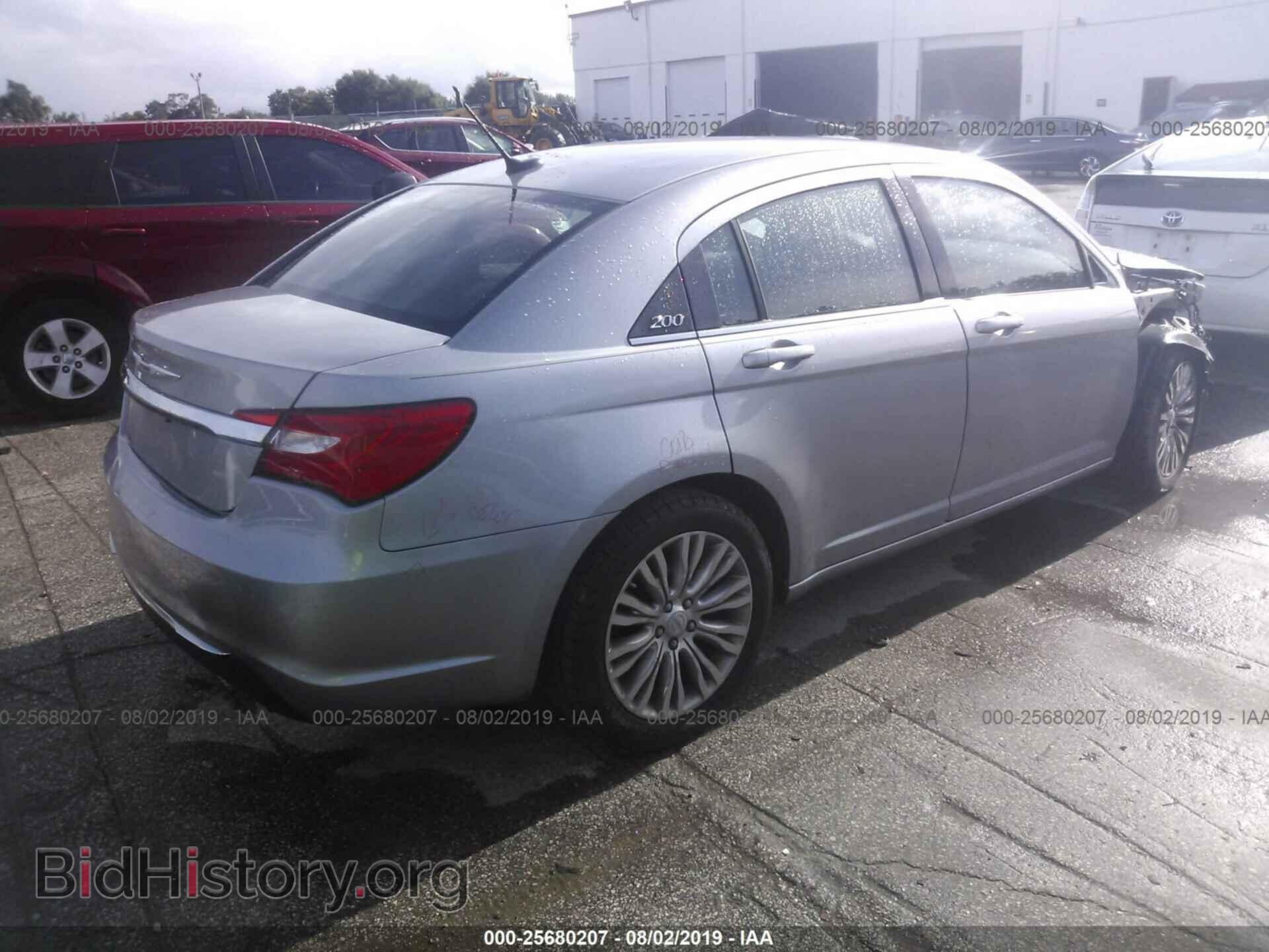 2013 CHRYSLER 200 - VIN: 1C3CCBAB7DN670979 - Photo 4