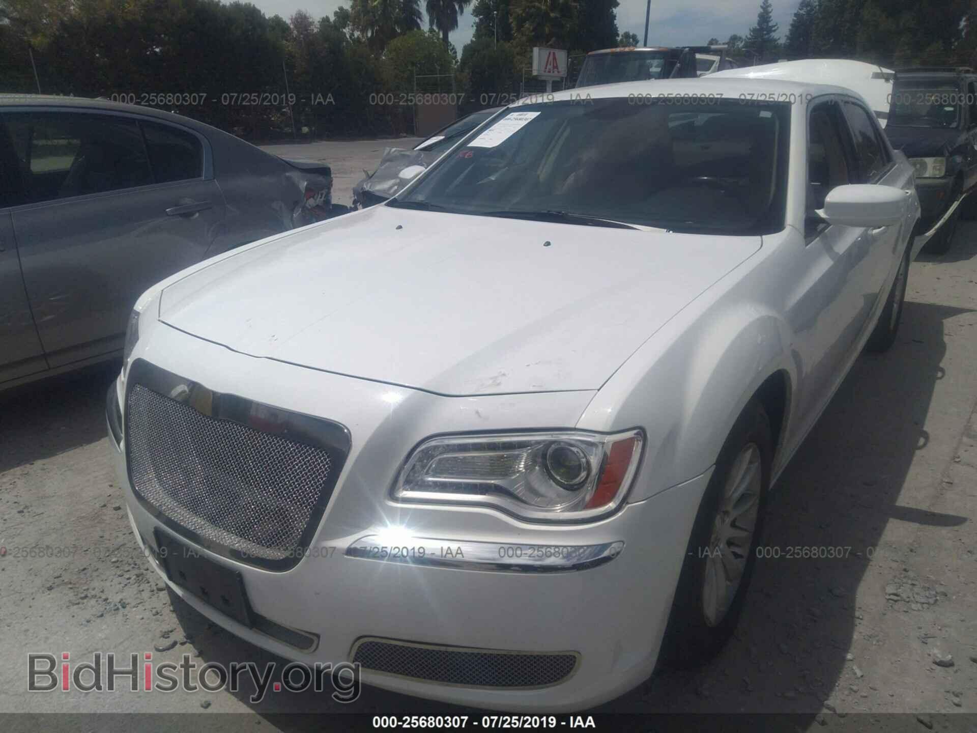 2013 CHRYSLER 300 - VIN: 2C3CCAAG1DH573520 - Photo 2