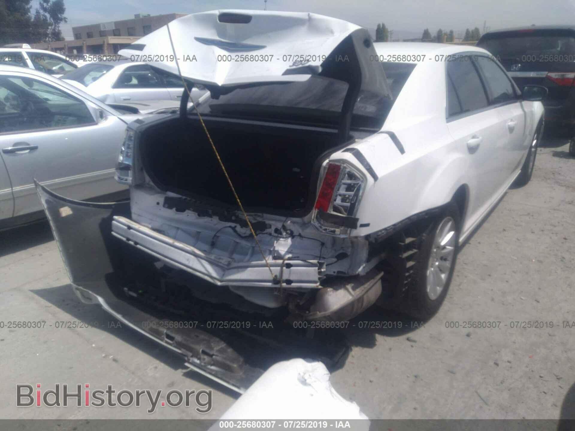 2013 CHRYSLER 300 - VIN: 2C3CCAAG1DH573520 - Photo 4