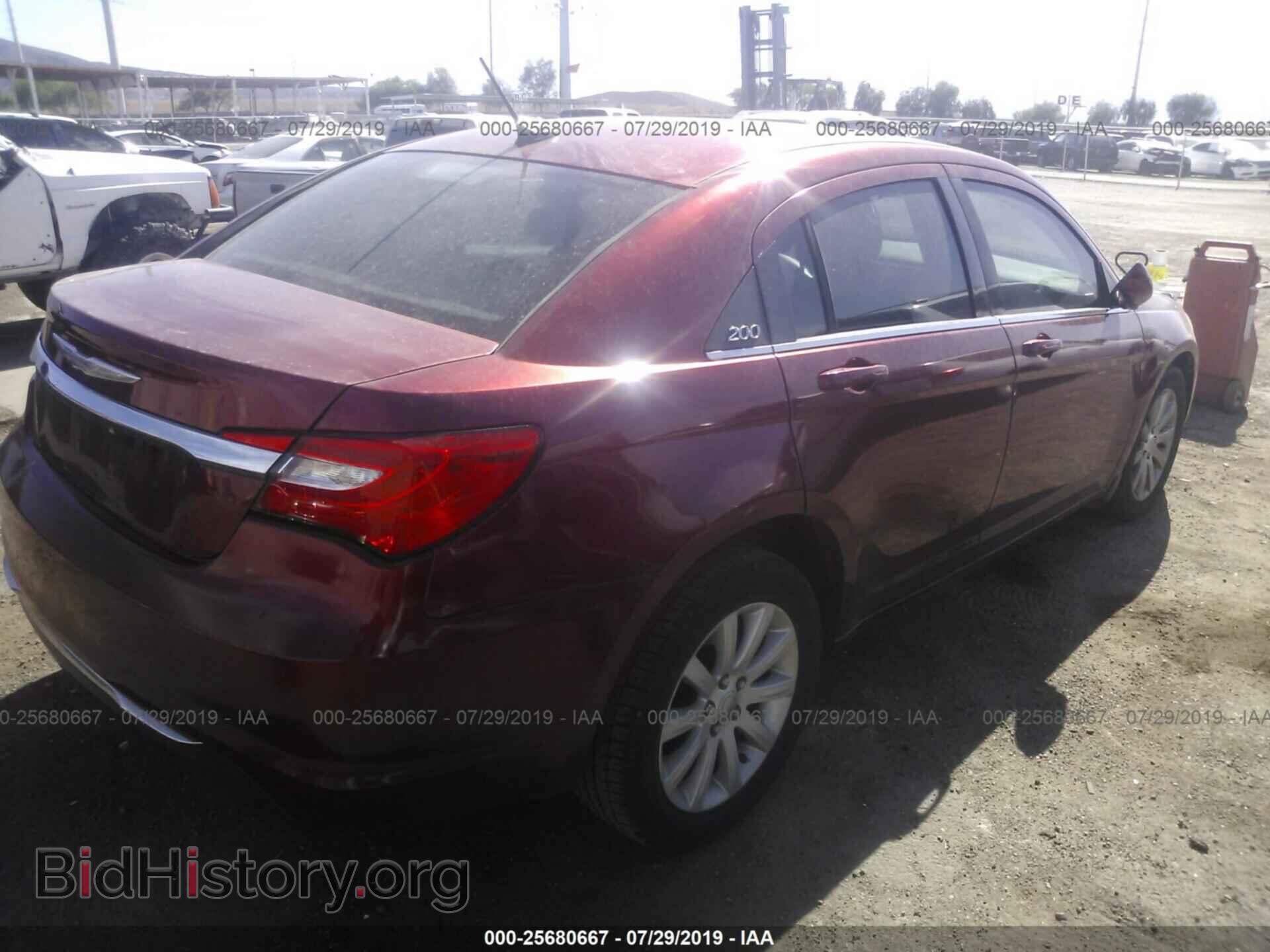 2012 CHRYSLER 200 - VIN: 1C3CCBBG5CN106742 - Фото 4