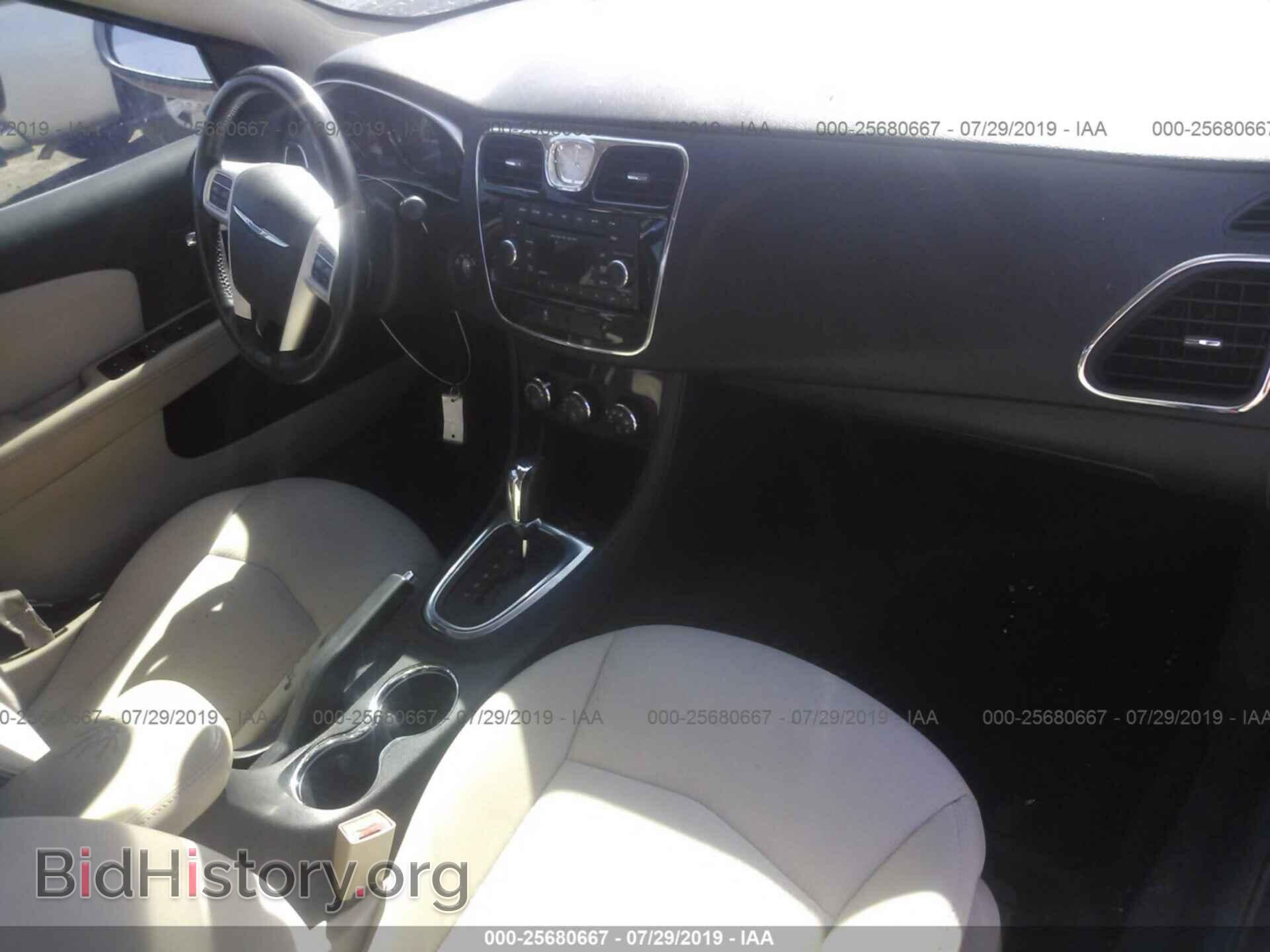 2012 CHRYSLER 200 - VIN: 1C3CCBBG5CN106742 - Фото 5