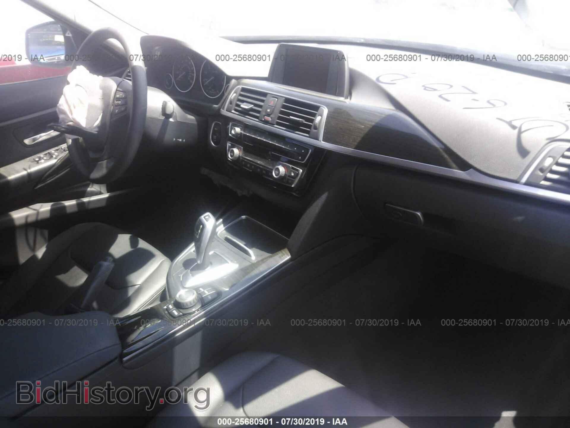 2018 BMW 320 - VIN: WBA8A9C56JK623251 - Photo 5