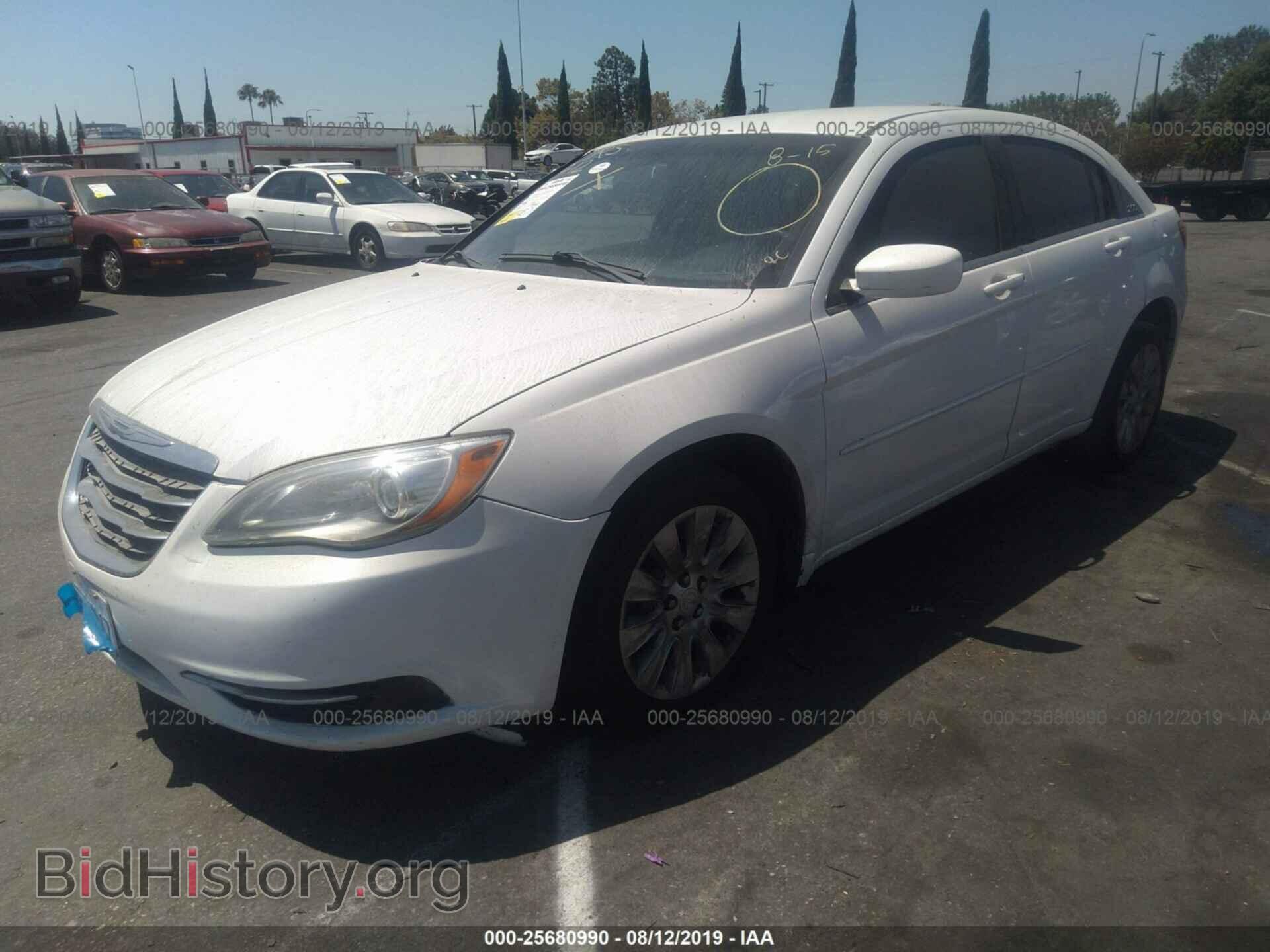2012 CHRYSLER 200 - VIN: 1C3CCBAB3CN202293 - Фото 2