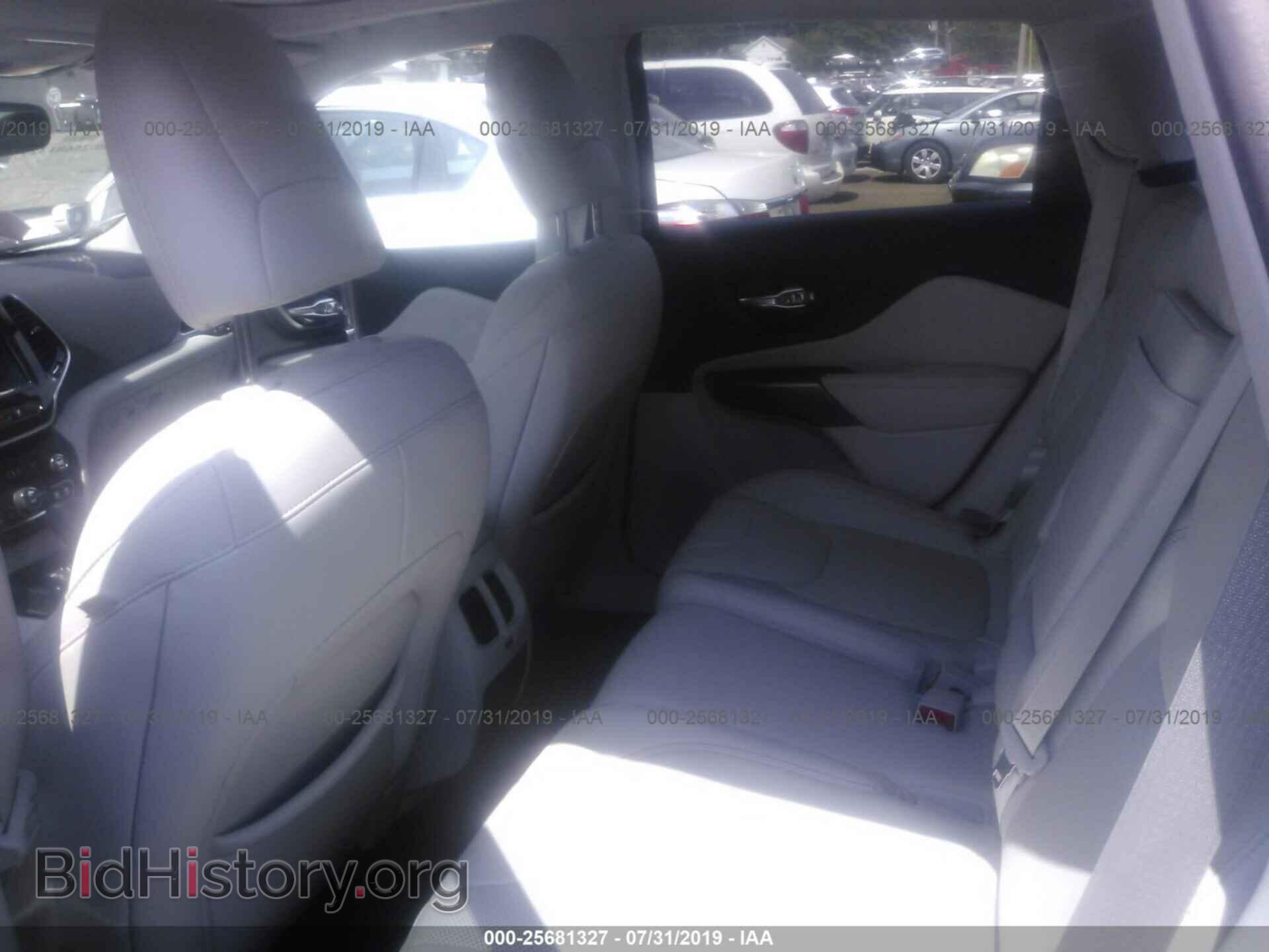 2019 JEEP CHEROKEE - VIN: 1C4PJLDX2KD130023 - Фото 8