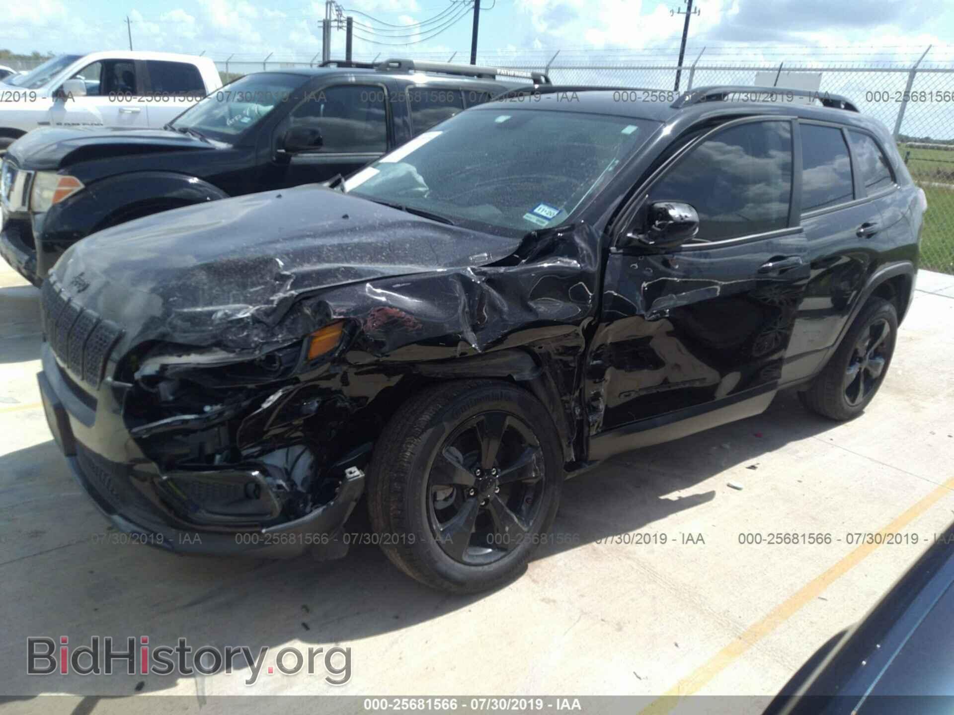 2019 JEEP CHEROKEE - VIN: 1C4PJLLB1KD324743 - Photo 2