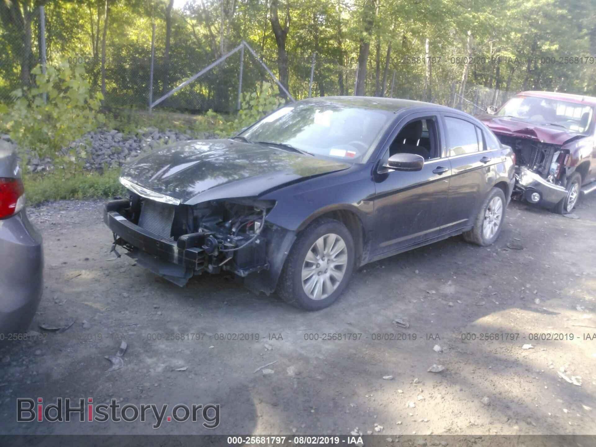 2012 CHRYSLER 200 - VIN: 1C3CCBAB7CN108305 - Фото 2
