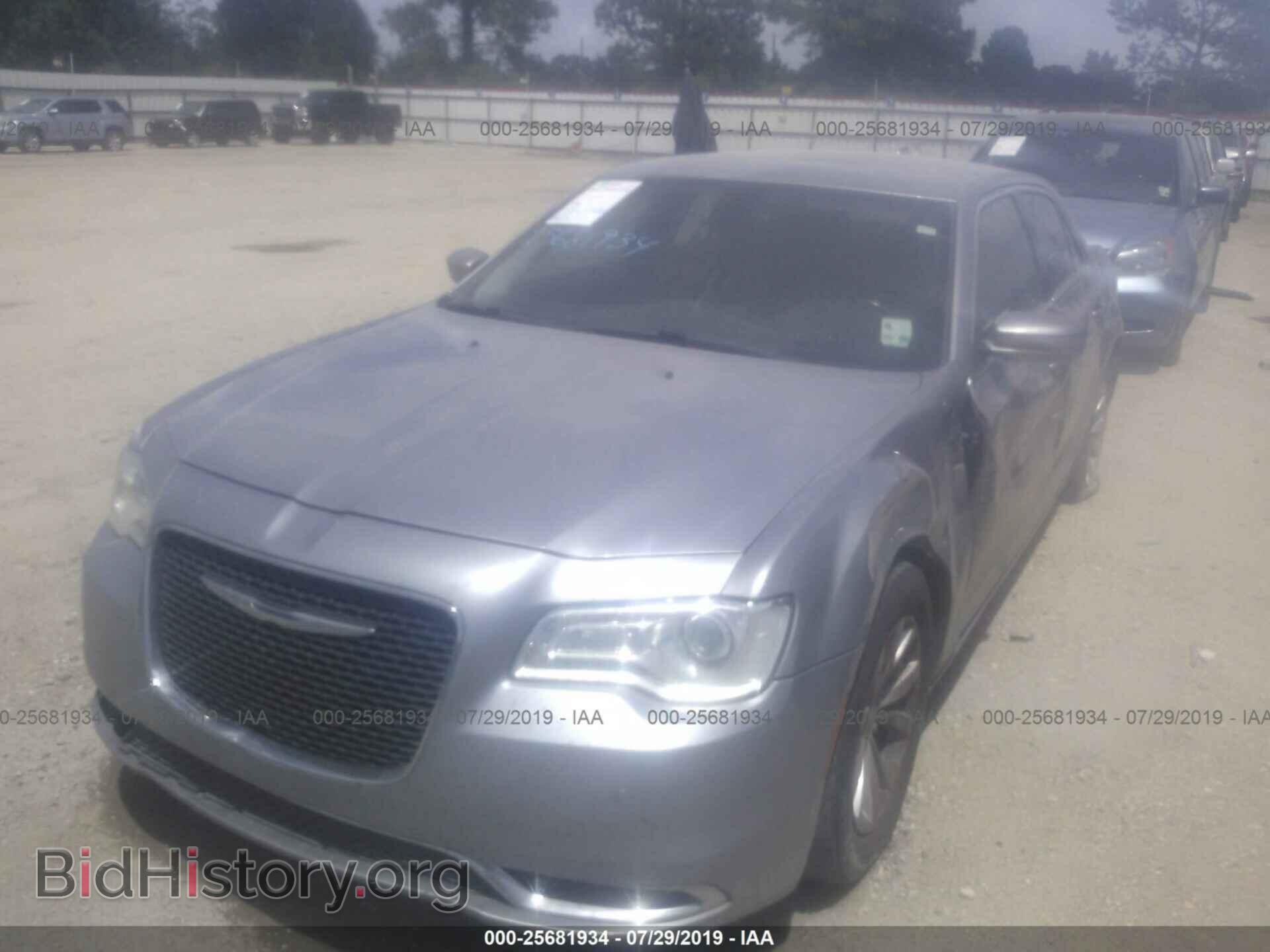2015 CHRYSLER 300 - VIN: 2C3CCAAG2FH785930 - Фото 2