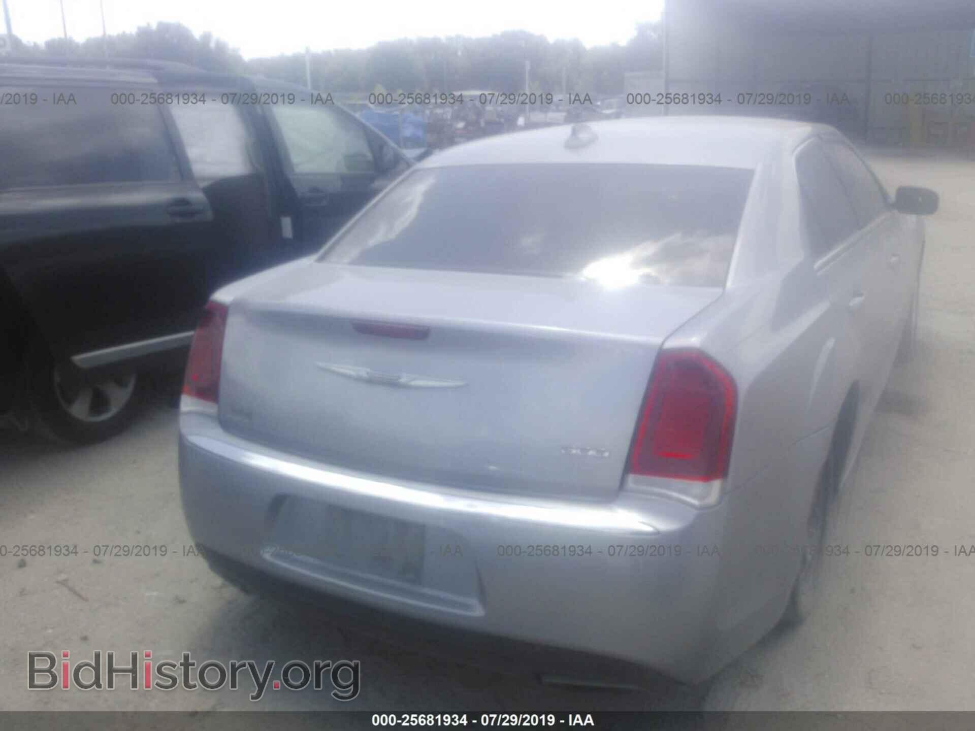 2015 CHRYSLER 300 - VIN: 2C3CCAAG2FH785930 - Фото 4