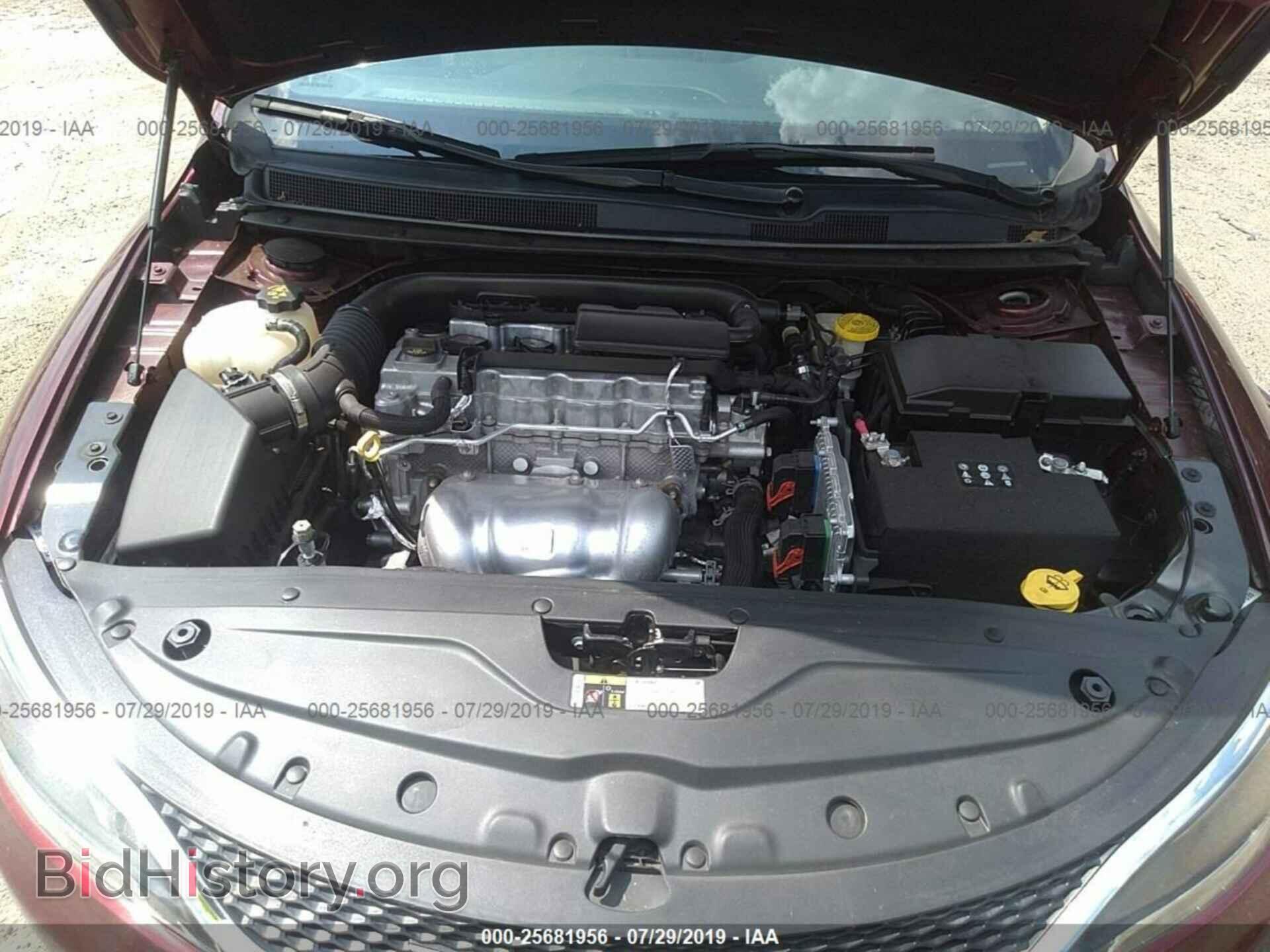 2017 CHRYSLER 200 - VIN: 1C3CCCFB8HN510128 - Фото 10