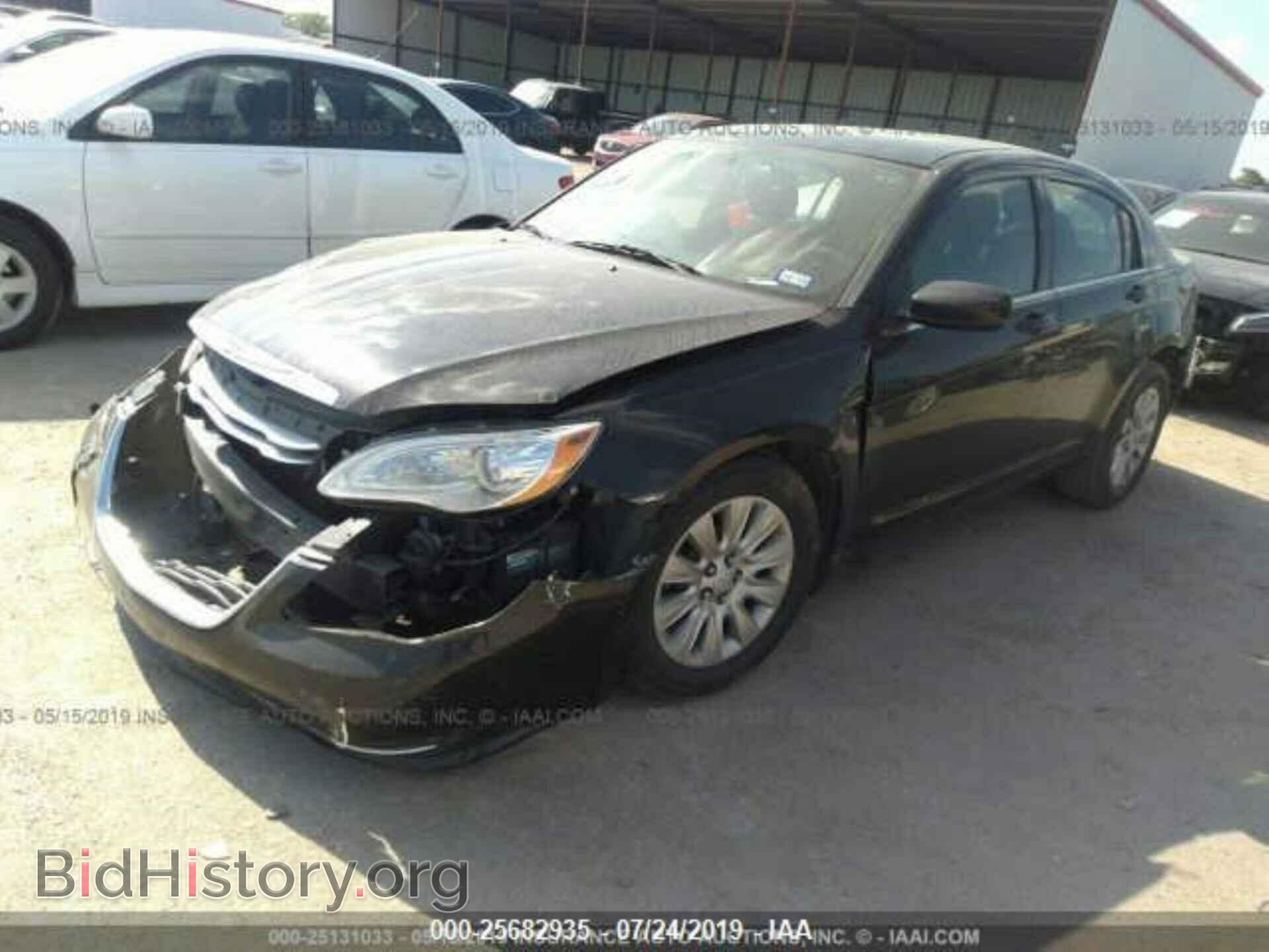 2014 CHRYSLER 200 - VIN: 1C3CCBAB5EN211774 - Фото 2