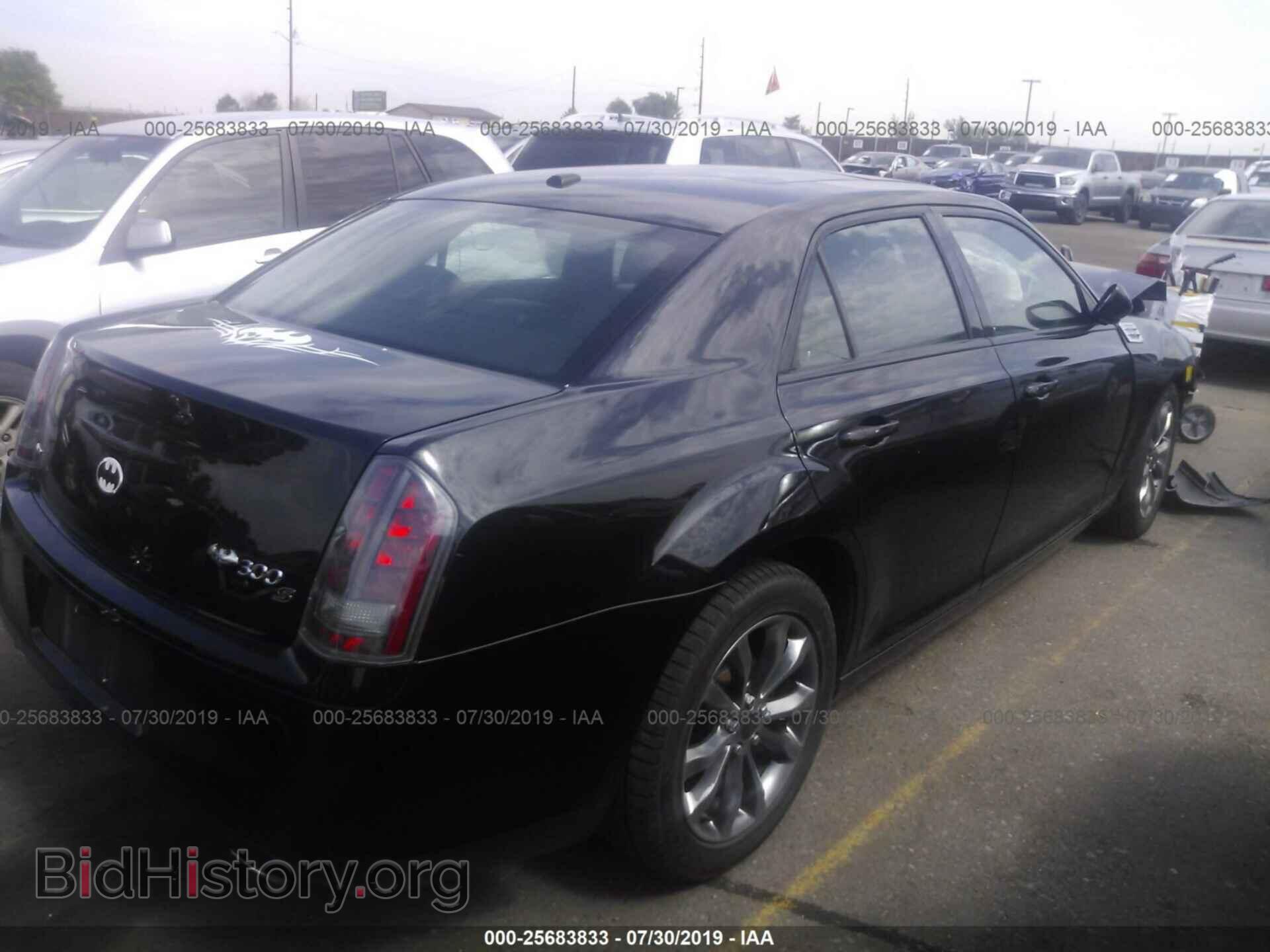 2014 CHRYSLER 300 - VIN: 2C3CCAGG8EH341988 - Фото 4