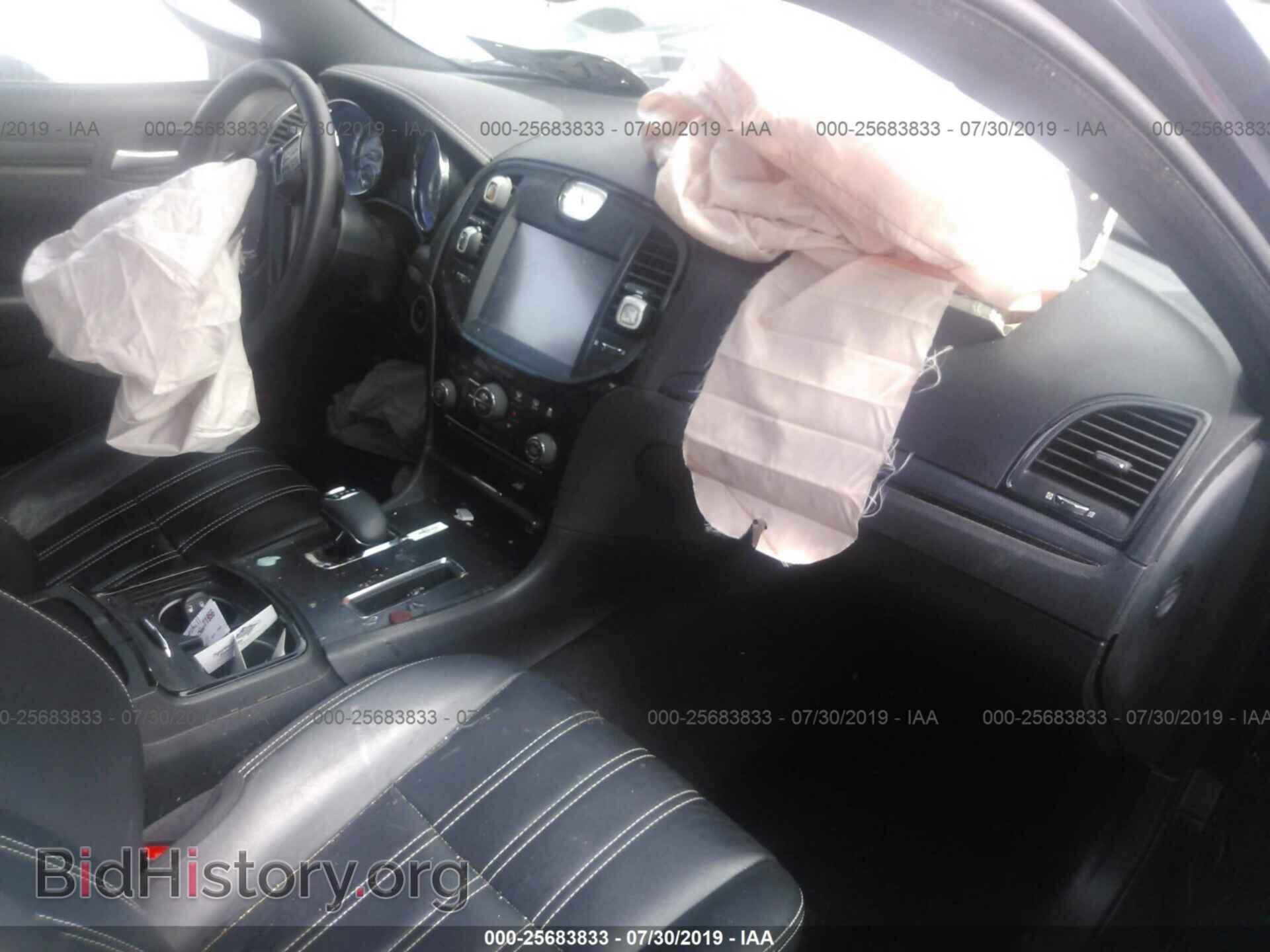2014 CHRYSLER 300 - VIN: 2C3CCAGG8EH341988 - Фото 5