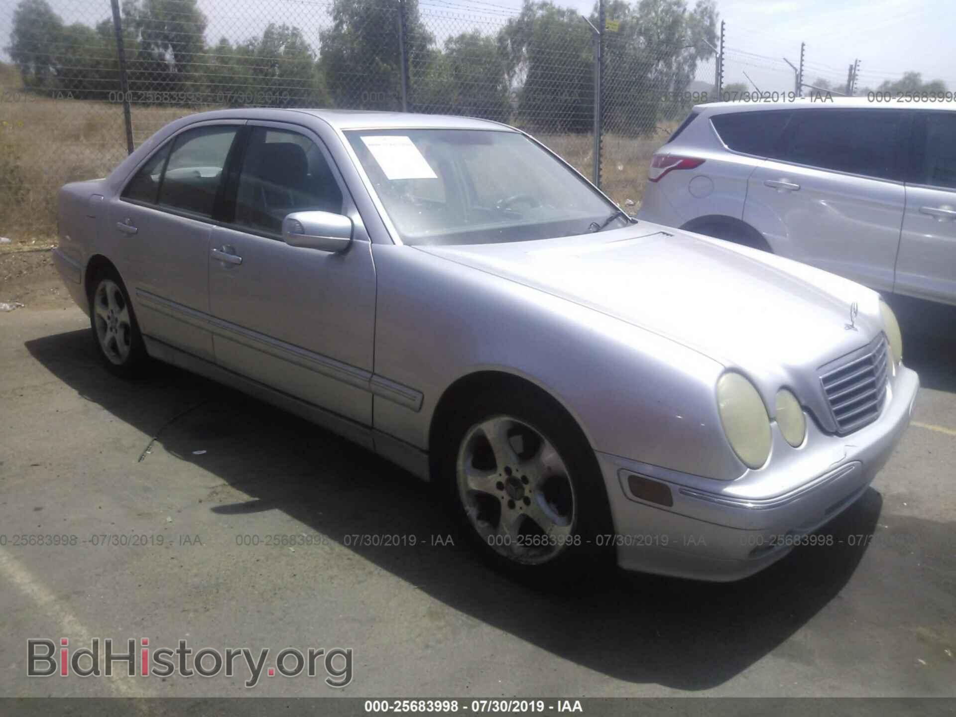 Photo WDBJF65J42B493548 - MERCEDES-BENZ E 2002