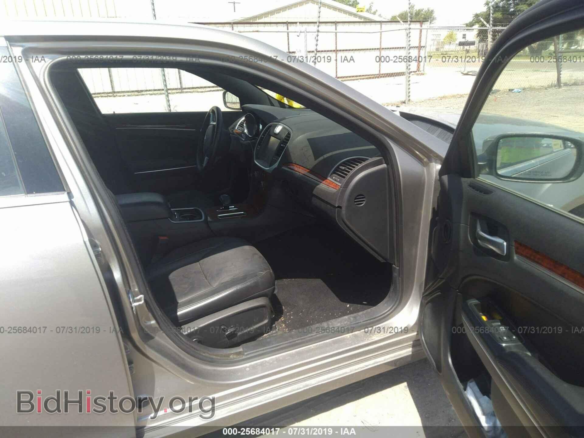 2014 CHRYSLER 300 - VIN: 2C3CCAAG5EH301747 - Фото 5