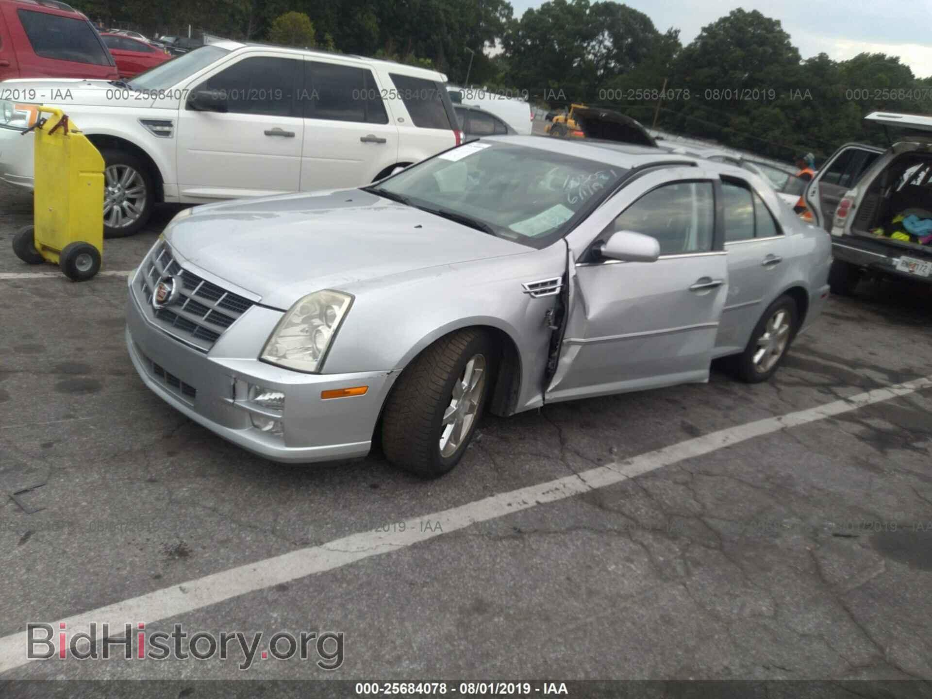 2011 CADILLAC STS - VIN: 1G6DU6ED7B0110327 - Фото 2