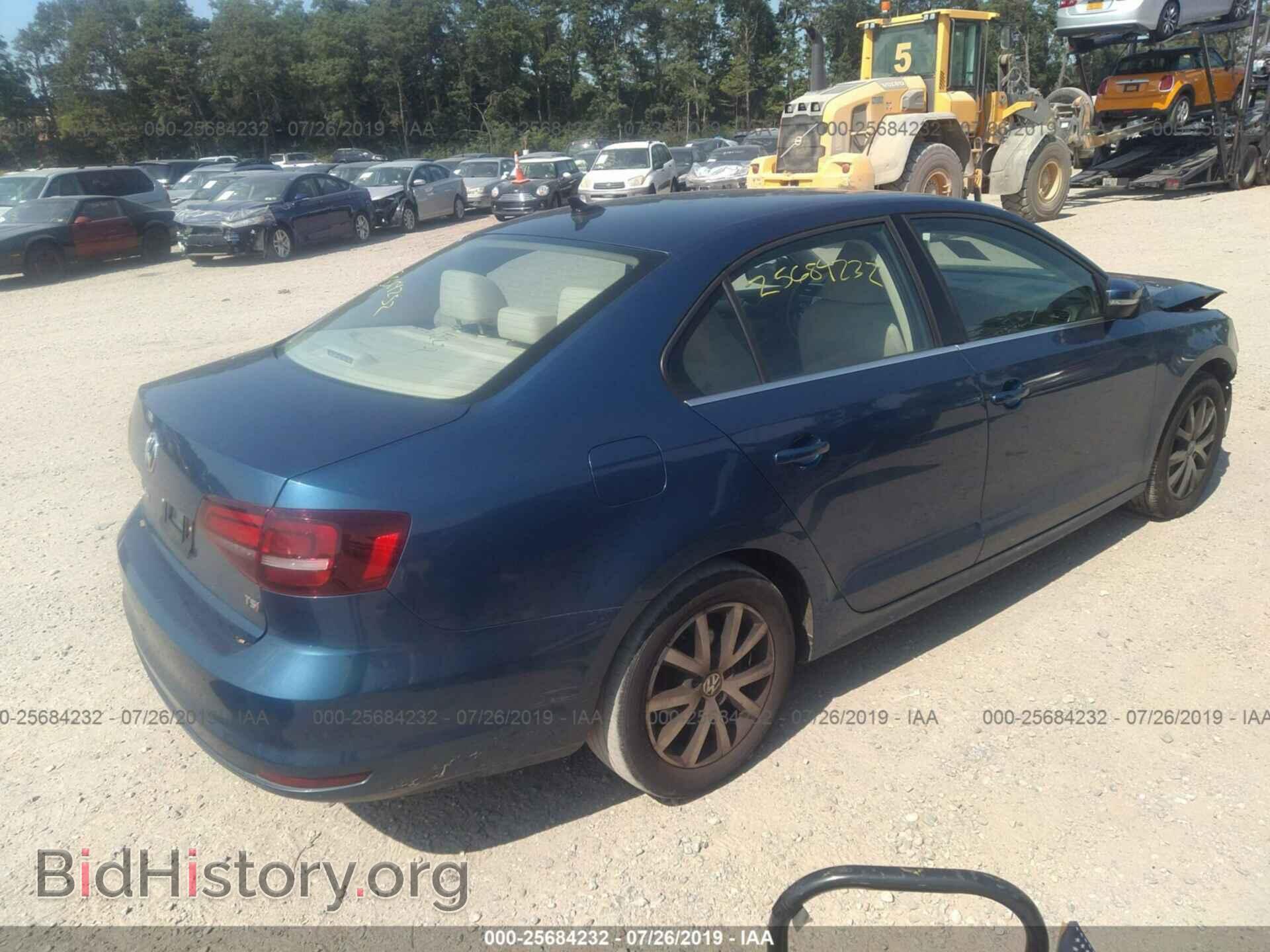 2017 VOLKSWAGEN JETTA - VIN: 3VWDB7AJ2HM279632 - Фото 4