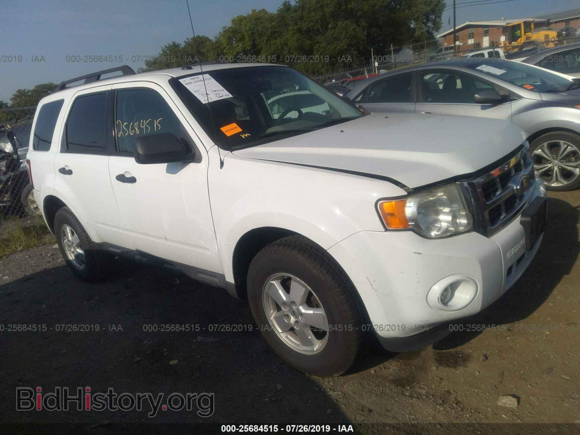 Фотография 1FMCU0DG0BKA98975 - FORD ESCAPE 2011