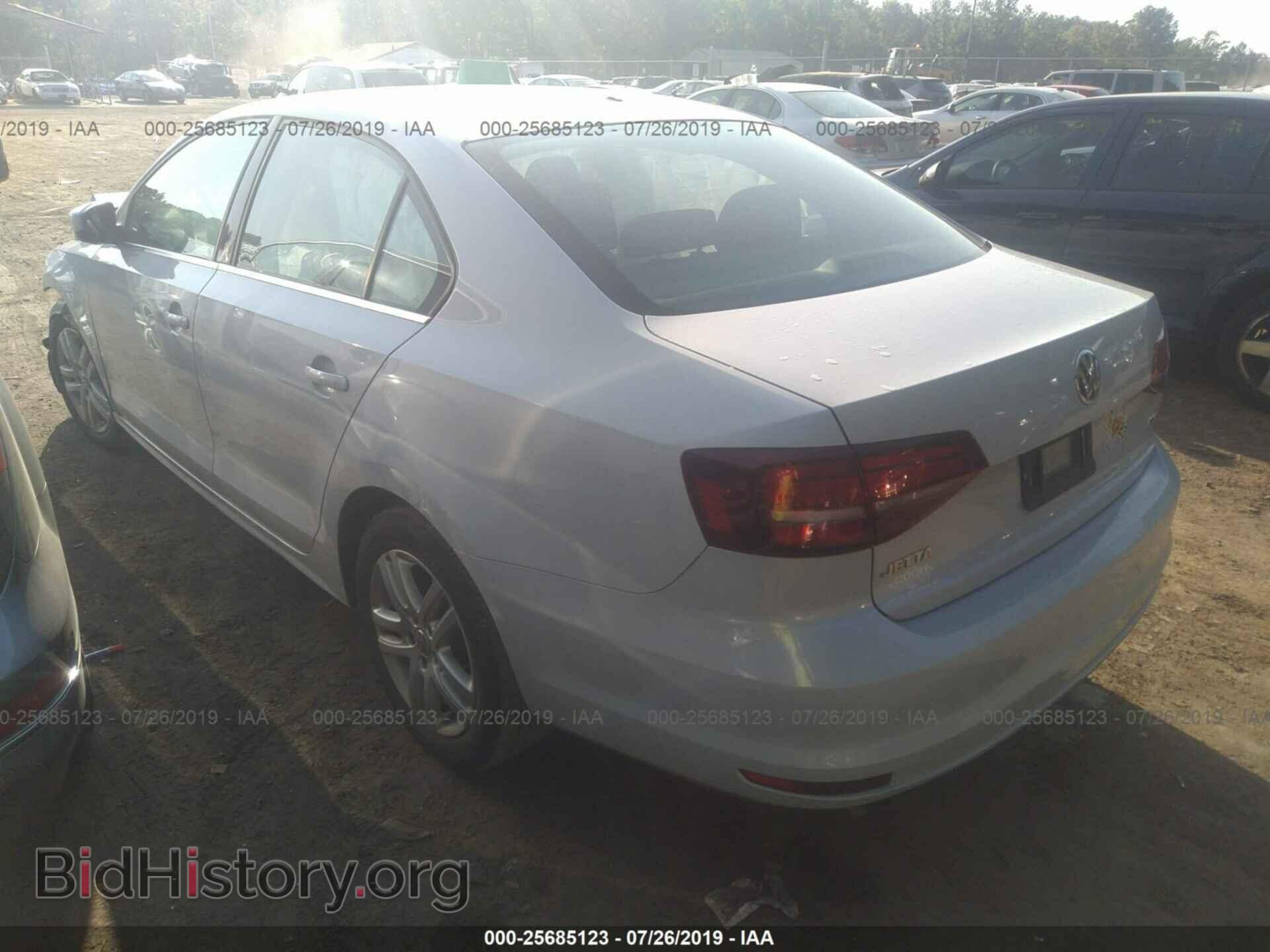 2017 VOLKSWAGEN JETTA - VIN: 3VW2B7AJ3HM246744 - Фото 3