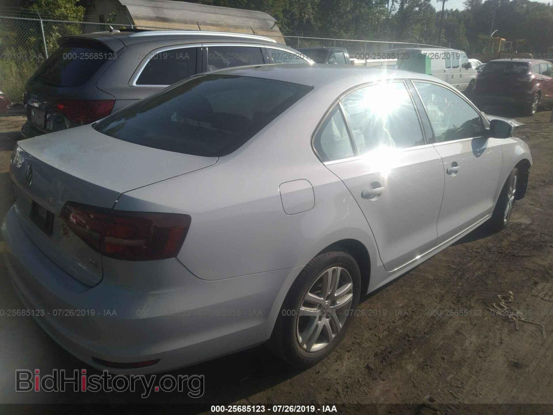 2017 VOLKSWAGEN JETTA - VIN: 3VW2B7AJ3HM246744 - Фото 4