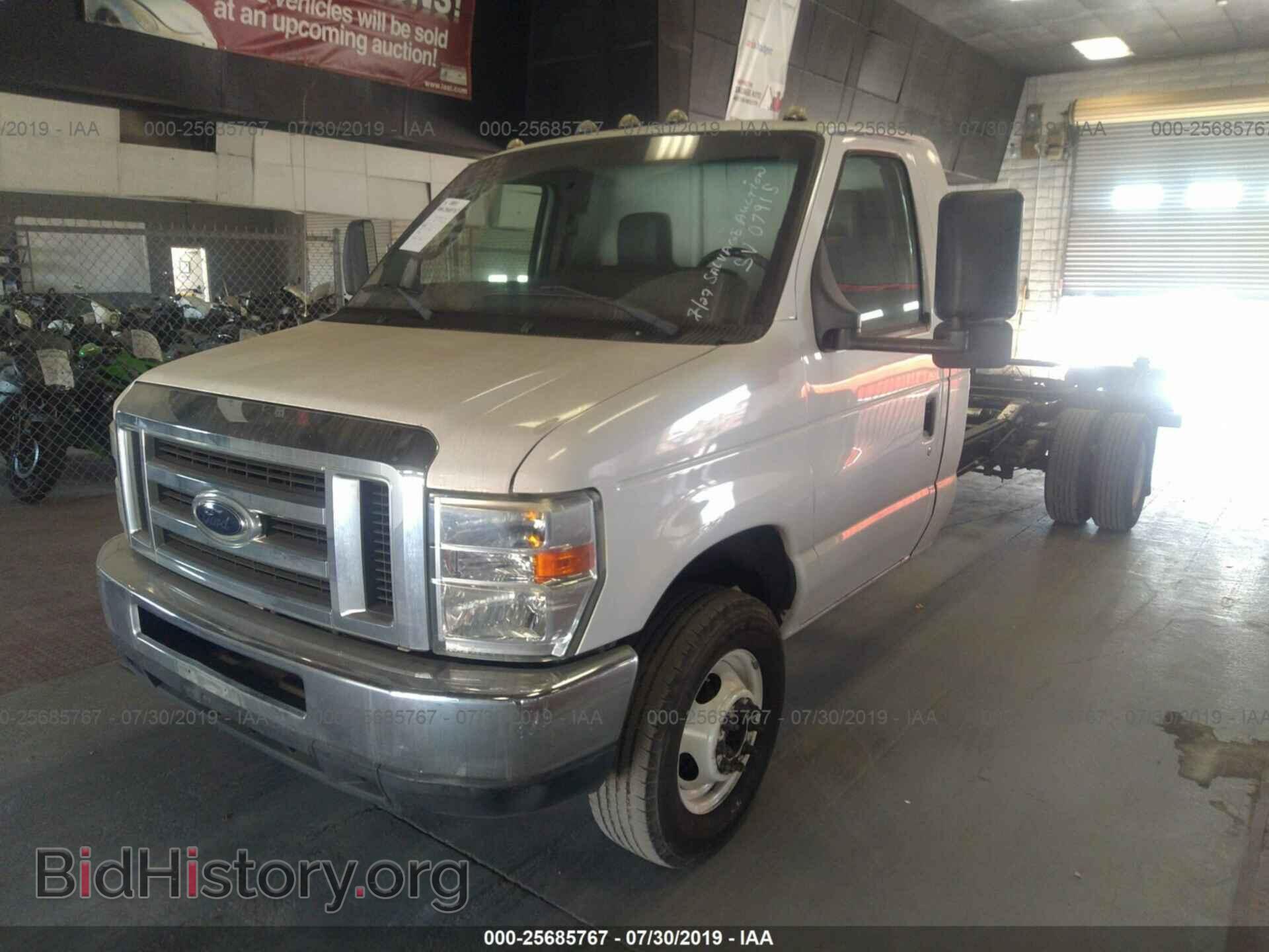 2009 FORD ECONOLINE - VIN: 1FDXE45S99DA70342 - Фото 2