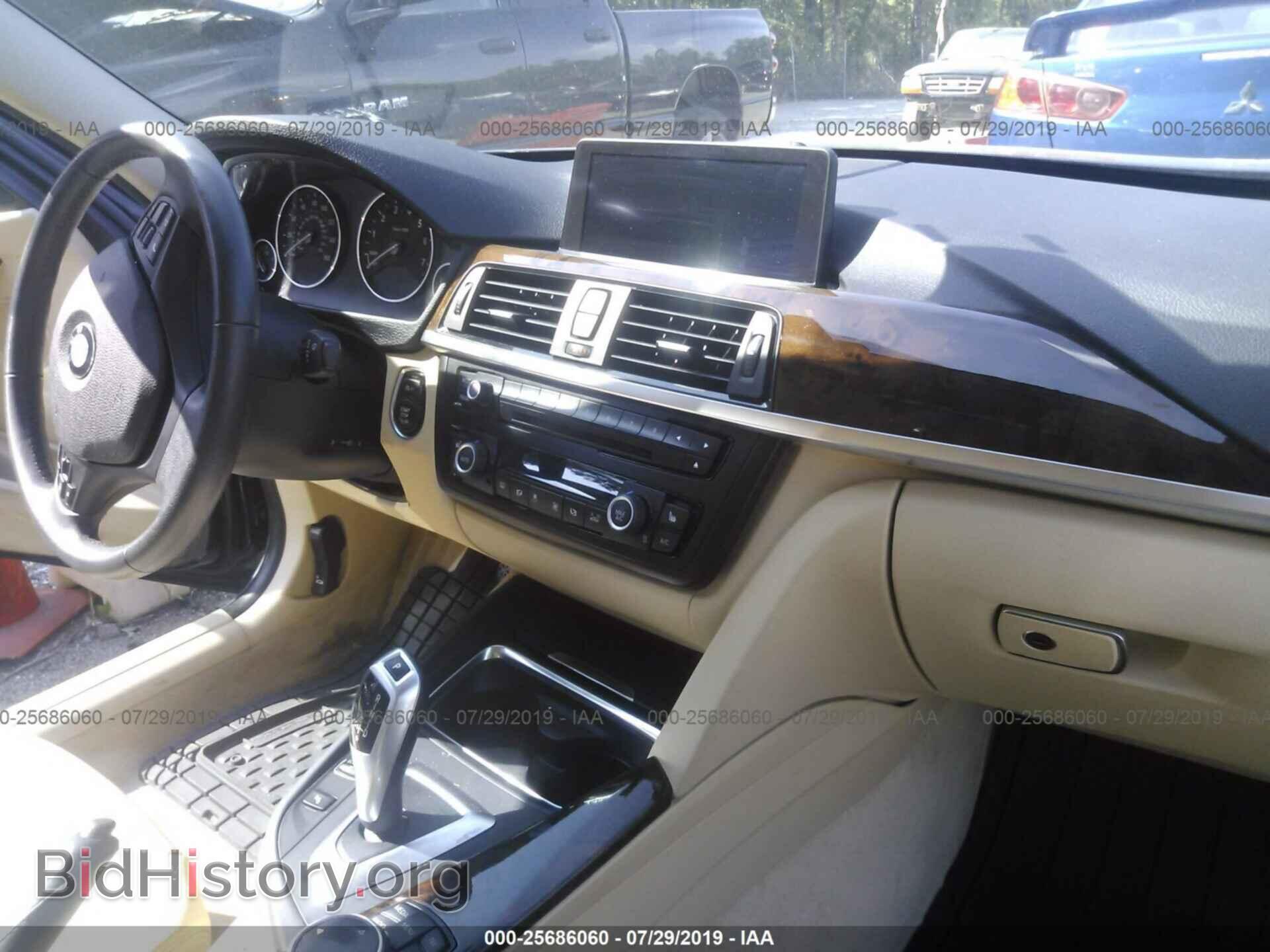 2014 BMW 320 - VIN: WBA3C3G56ENS69456 - Фото 5