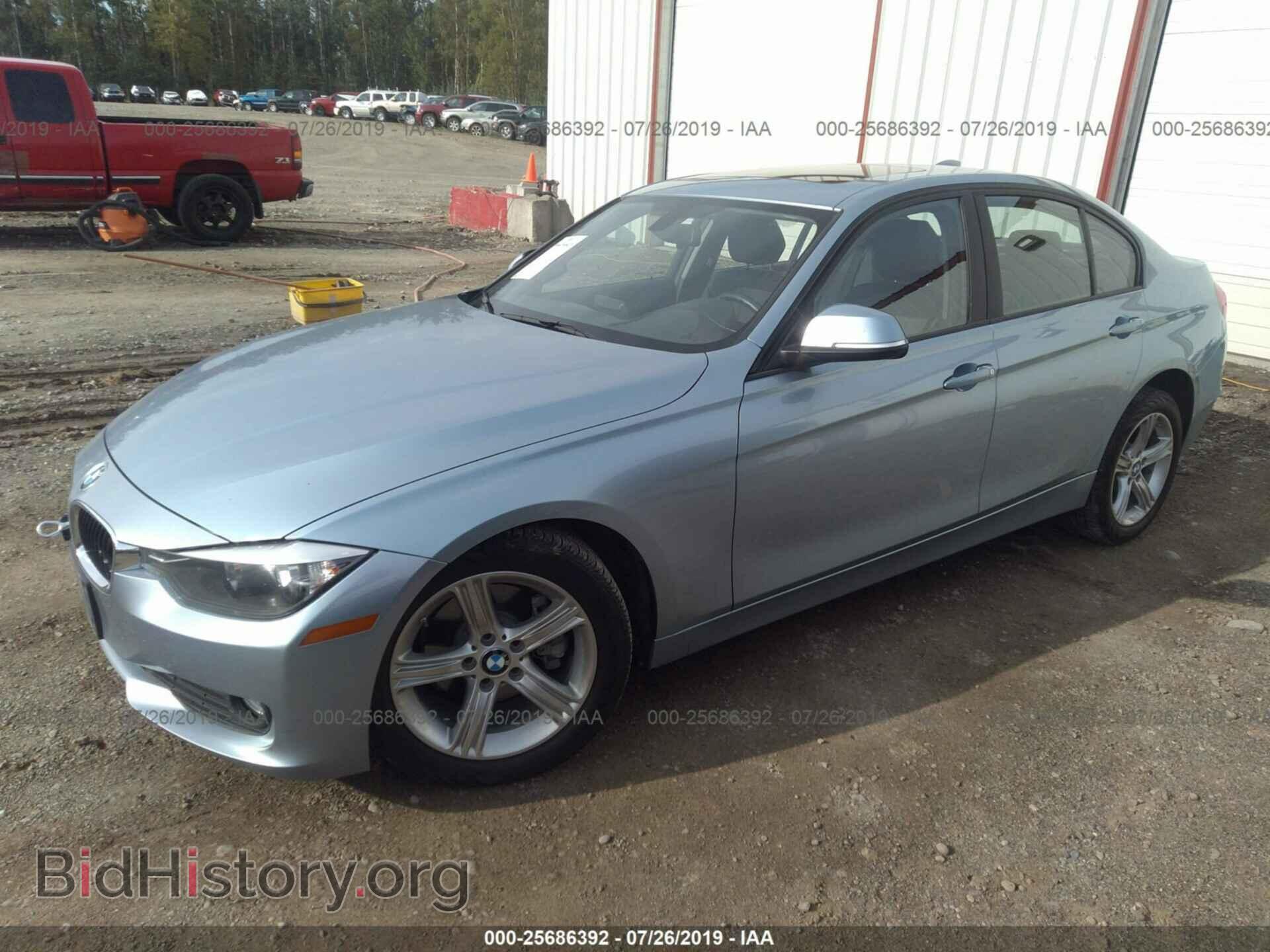 2015 BMW 320 - VIN: WBA3C3G52FNS73215 - Фото 2